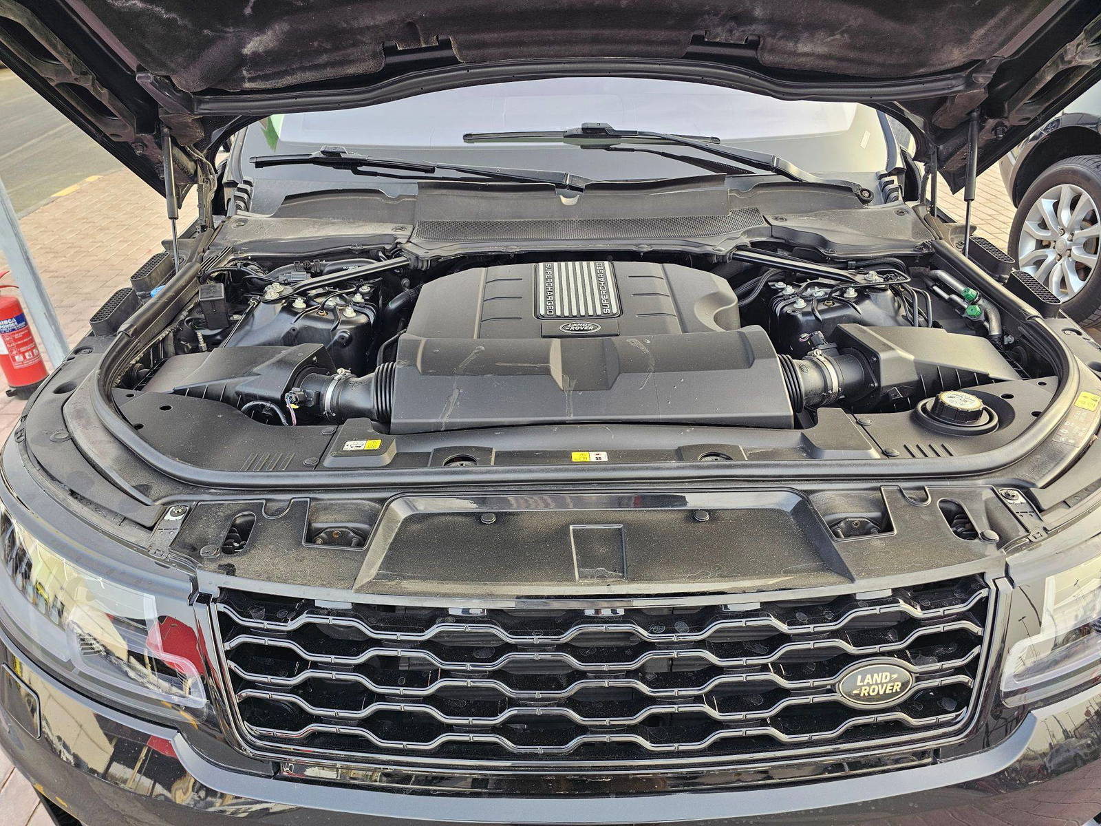 LAND ROVER RANGE ROVER SPORT SUPERCHARGED 2017 - Marhaba Auction Used Cars - Image 13
