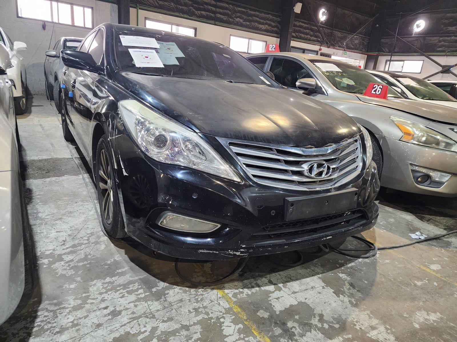 2011 HYUNDAI GRANDEUR — 112658 KM — Lot 027928 — Al Quoz - Marhaba Auctions Used Cars - Image 3
