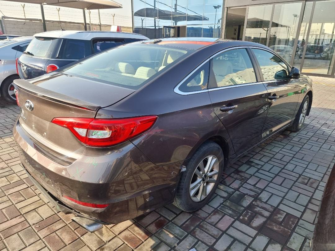 2015 HYUNDAI SONATA — 179770 Miles — Lot 125487 — Ind. 12 - Marhaba Auctions Used Cars - Image 4
