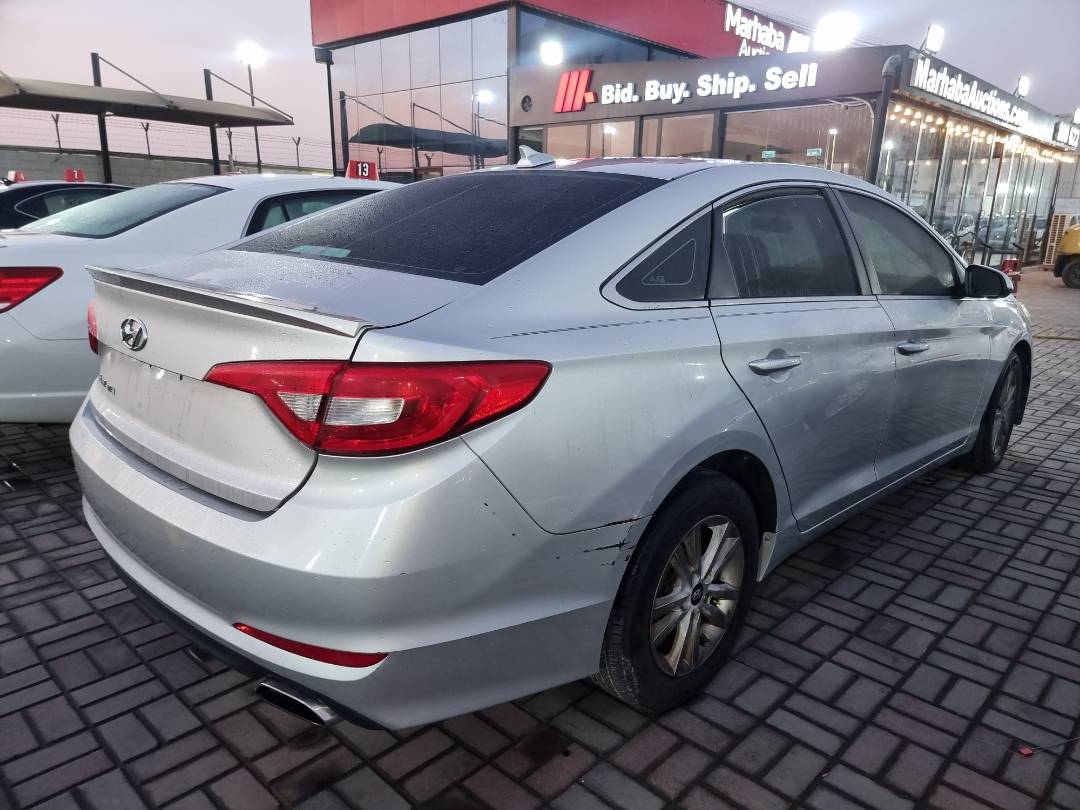 2015 HYUNDAI SONATA — 139456 Miles — Lot 215487 — Ind. 12 - Marhaba Auctions Used Cars - Image 4