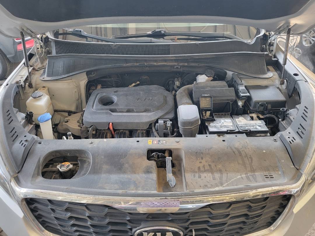 2019 KIA SORENTO — 122378 Miles — Lot G586083 — Souq - Marhaba Auctions Used Cars - Image 9