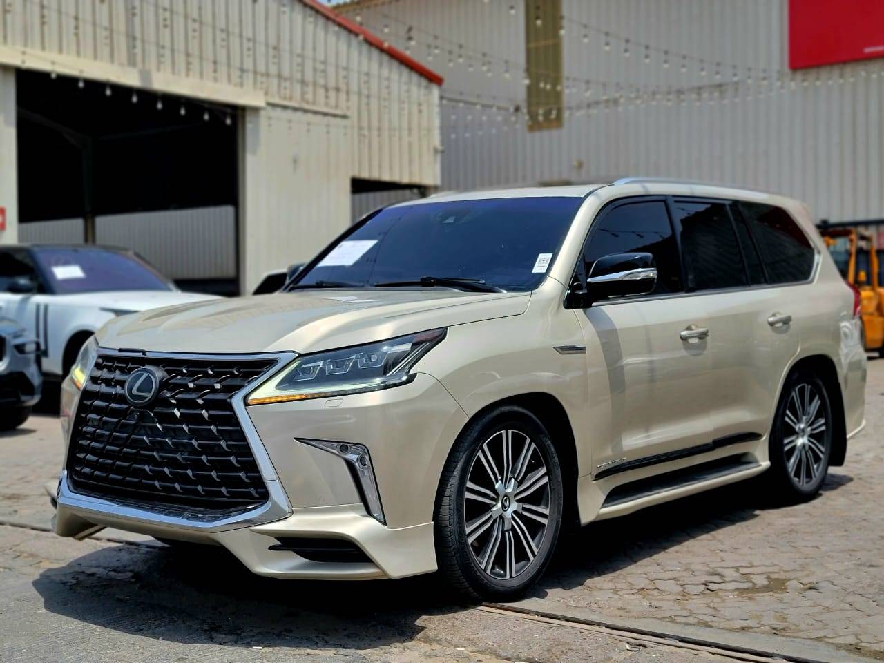 2019 LEXUS LX 570 — 33877 KM — Lot 93366 — Main - Marhaba Auctions Used Cars - Image 4
