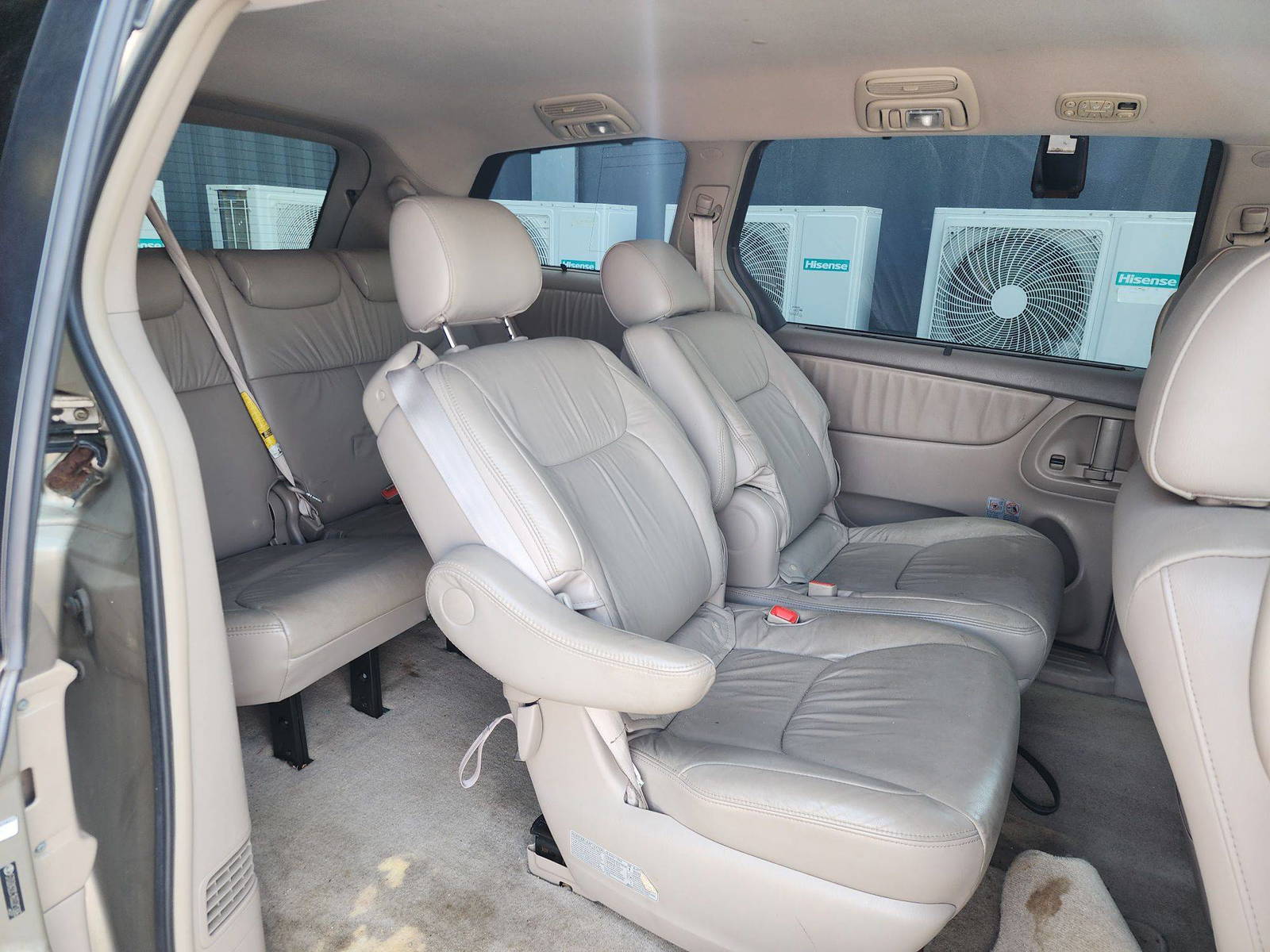 2006 TOYOTA SIENNA — 154237 Miles — Lot 21306 — Al Quoz - Marhaba Auctions Used Cars - Image 7