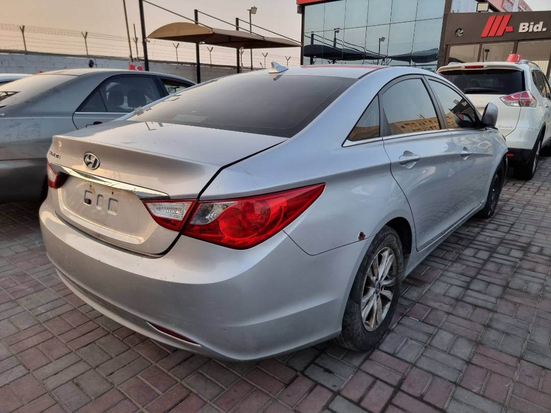 2013 HYUNDAI SONATA — 185858 Miles — Lot 125487 — Souq - Marhaba Auctions Used Cars - Image 5
