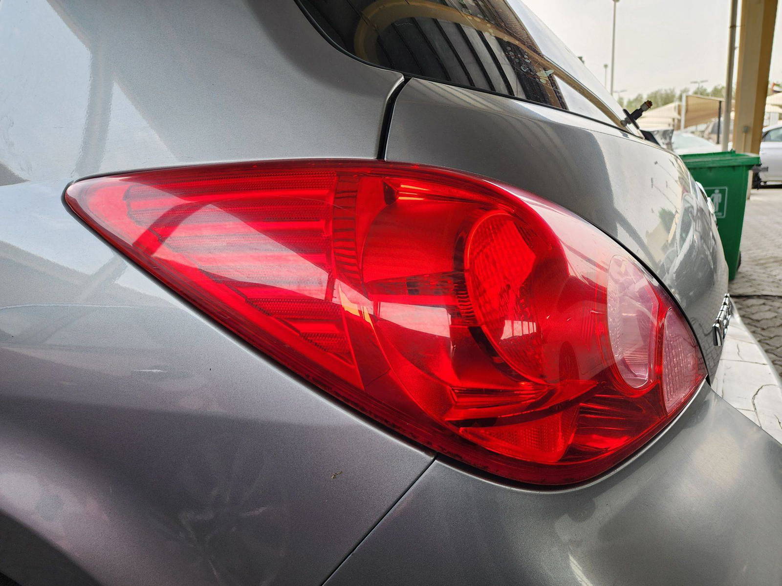 2007 NISSAN VERSA — 143503 KM — Lot 423133 — Souq - Marhaba Auctions Used Cars - Image 11