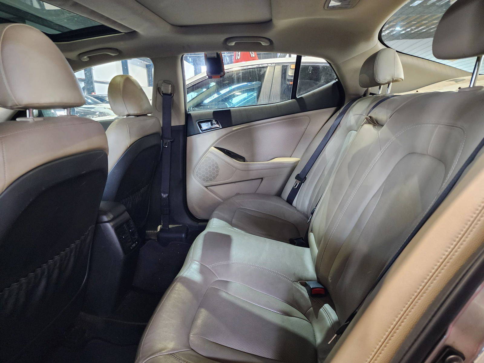 2011 KIA OPTIMA — 157345 Miles — Lot 5122867 — Al Quoz - Marhaba Auctions Used Cars - Image 6