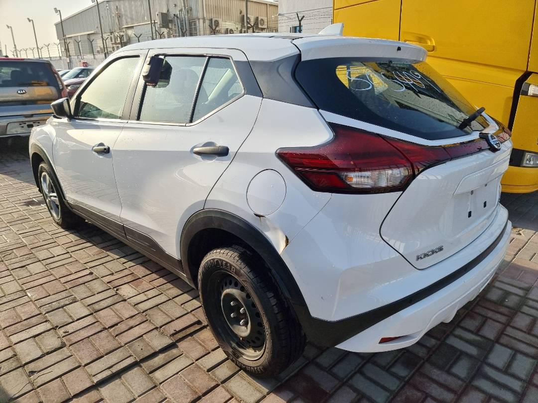 2021 NISSAN KICKS — 141872 Miles — Lot 40568986 — Main - Marhaba Auctions Used Cars - Image 5