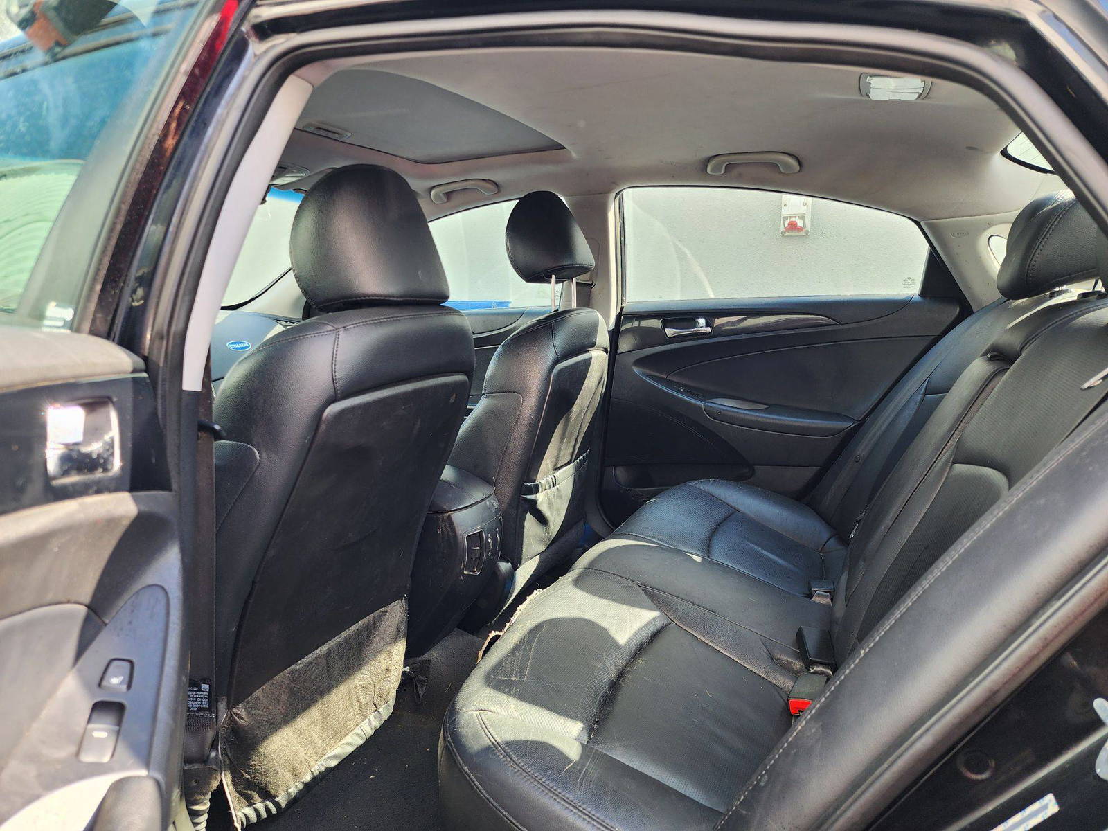 2011 HYUNDAI SONATA — 152092 Miles — Lot 41097165 — Al Quoz - Marhaba Auctions Used Cars - Image 7