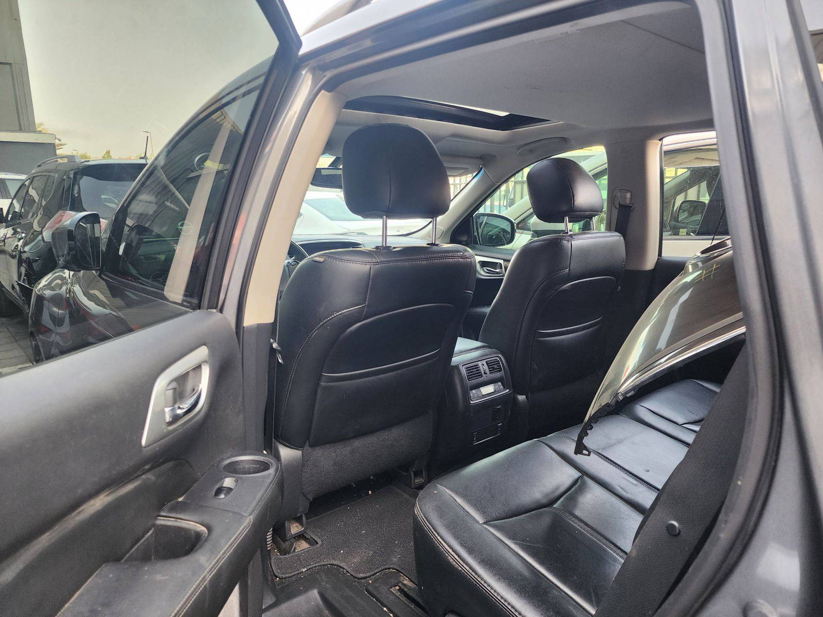 2015 NISSAN PATHFINDER — 217650 KM — Lot 53834035 — Al Quoz - Marhaba Auctions Used Cars - Image 7