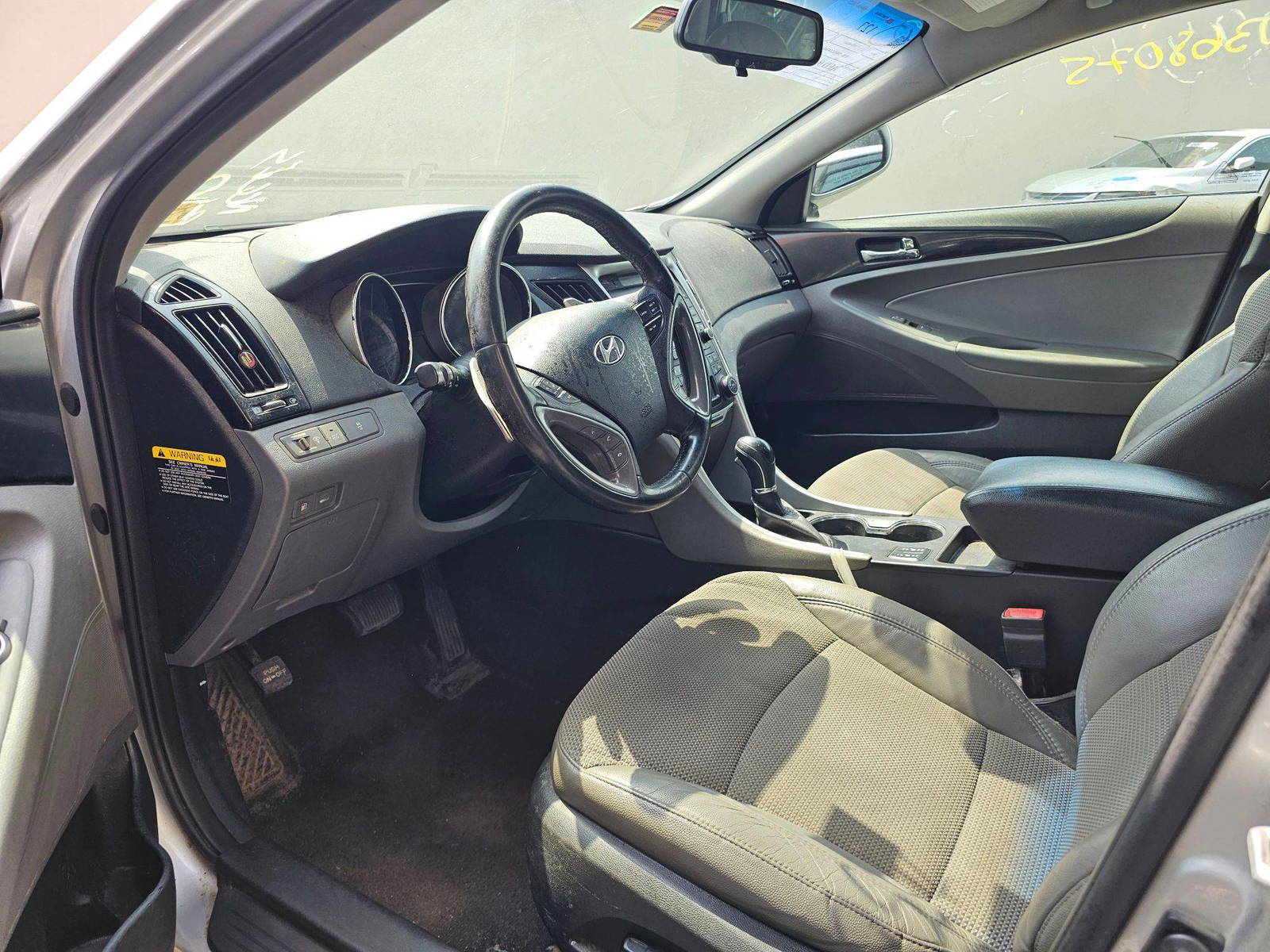 2014 HYUNDAI SONATA — 155945 Miles — Lot 50368075 — Souq - Marhaba Auctions Used Cars - Image 8