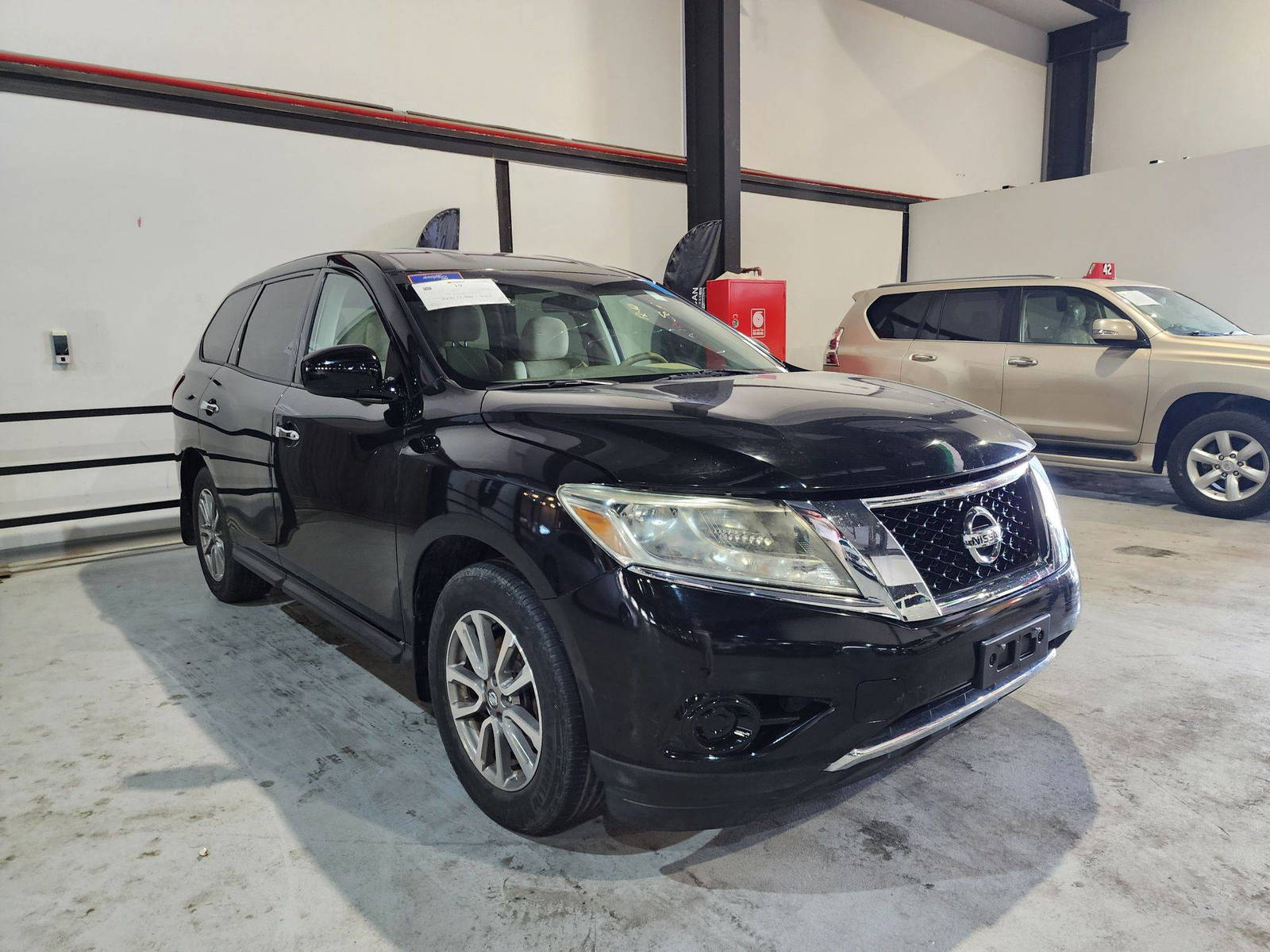 2014 NISSAN PATHFINDER — 142051 Miles — Lot 28107 — Al Quoz - Marhaba Auctions Used Cars - Image 5