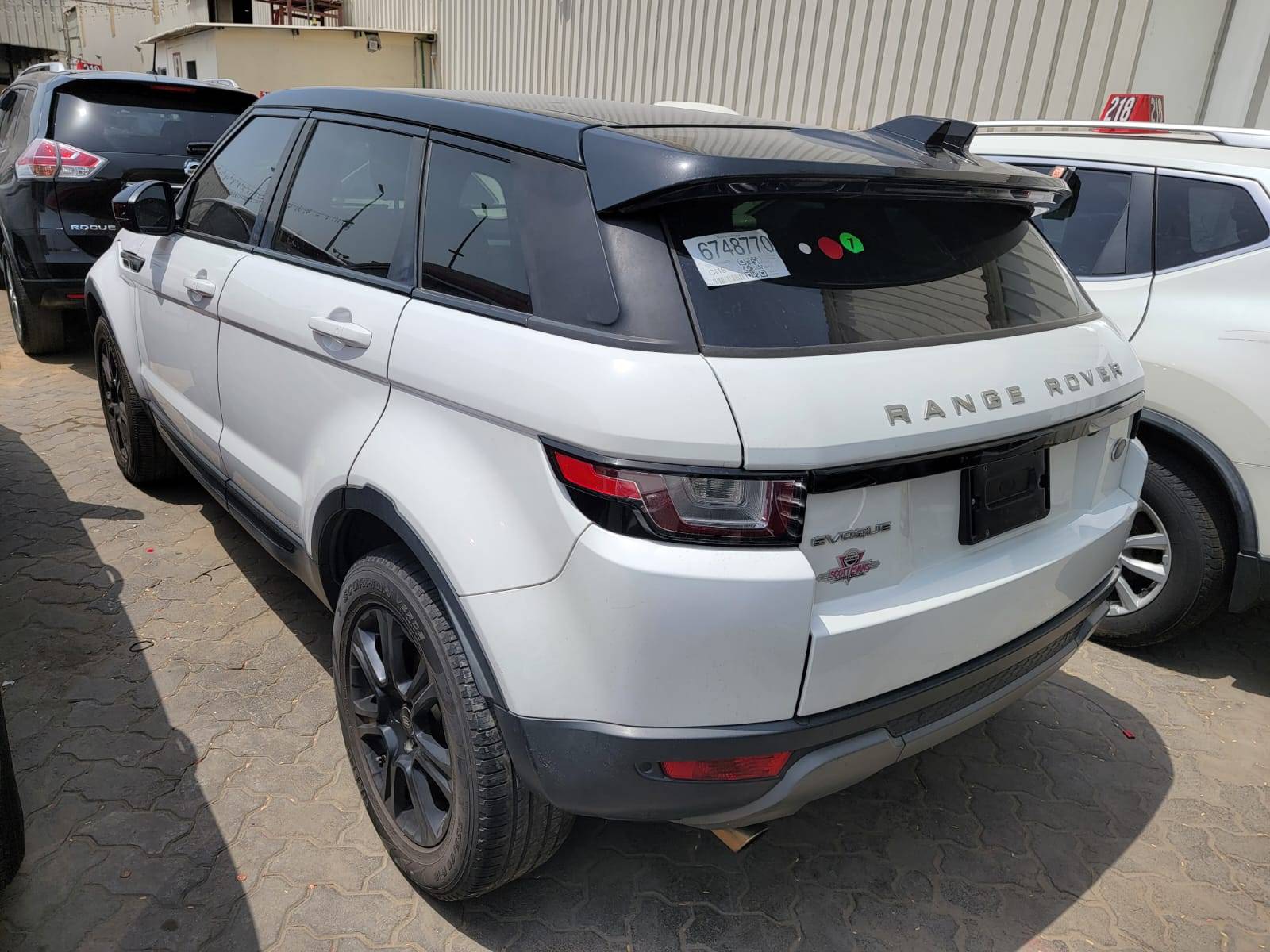 2016 LAND ROVER RANGE ROVER EVOQUE — 125174 Miles — Lot H163924 — Main - Marhaba Auctions Used Cars - Image 6