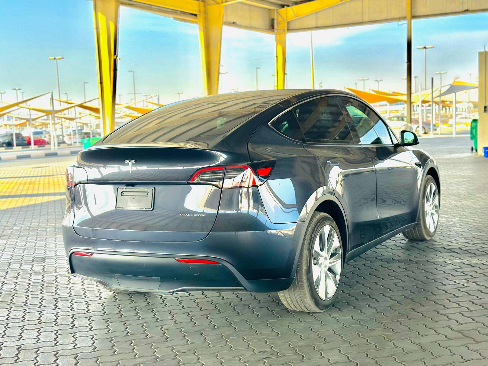 2024 TESLA MODEL Y — 3879 KM — Lot RF061417 — Souq - Marhaba Auctions Used Cars - Image 5