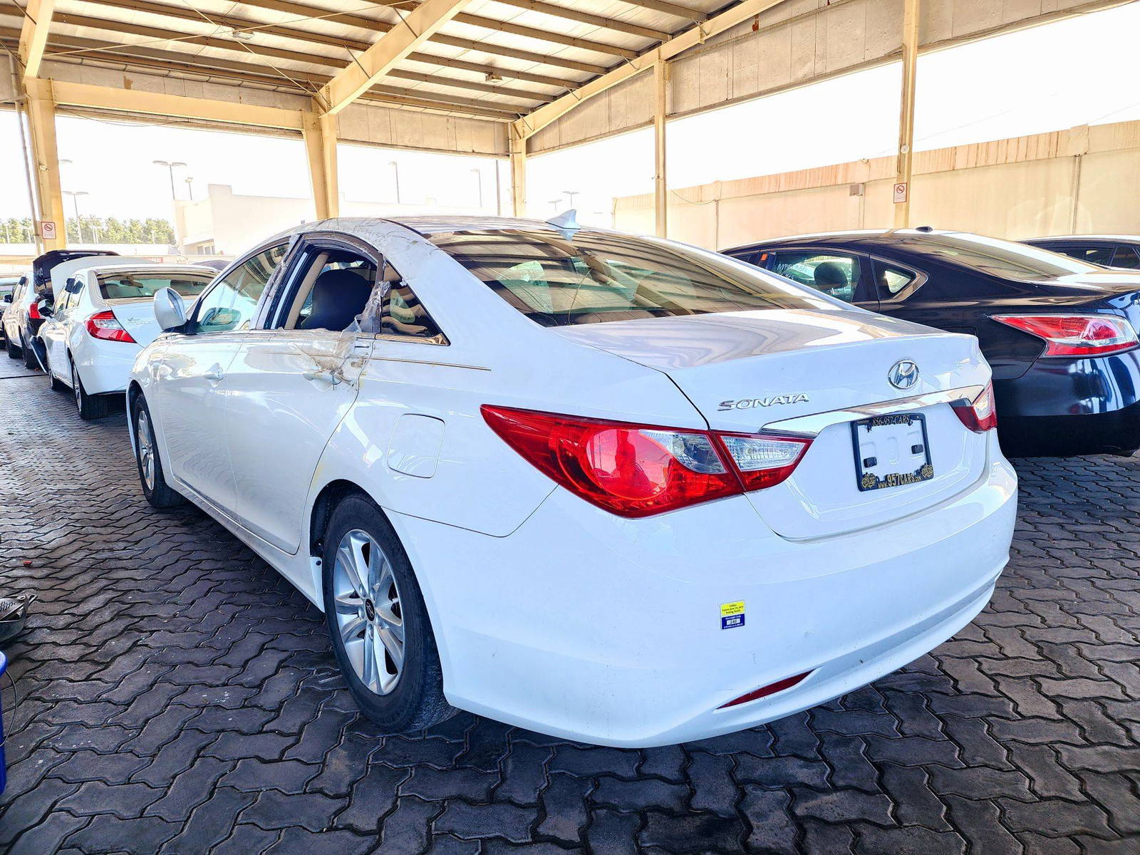 2013 HYUNDAI SONATA — 123507 Miles — Lot 38831581 — Souq - Marhaba Auctions Used Cars - Image 4