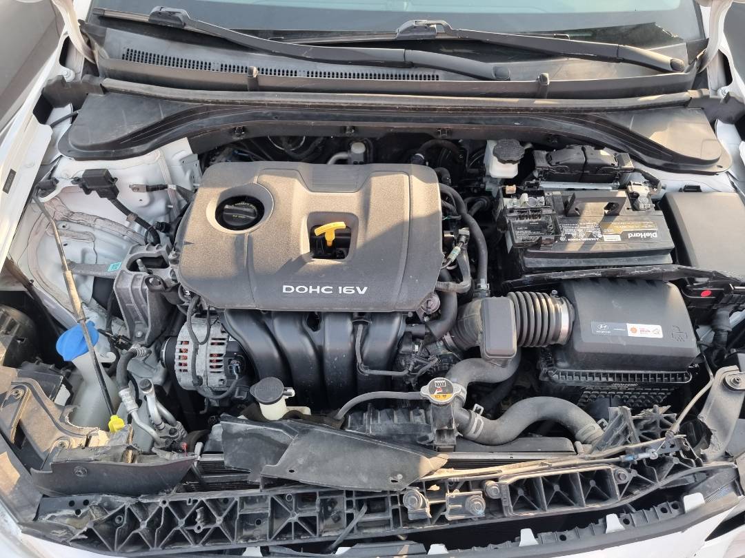 2018 HYUNDAI ELANTRA — 90234 Miles — Lot H331250 — Ind. 12 - Marhaba Auctions Used Cars - Image 4