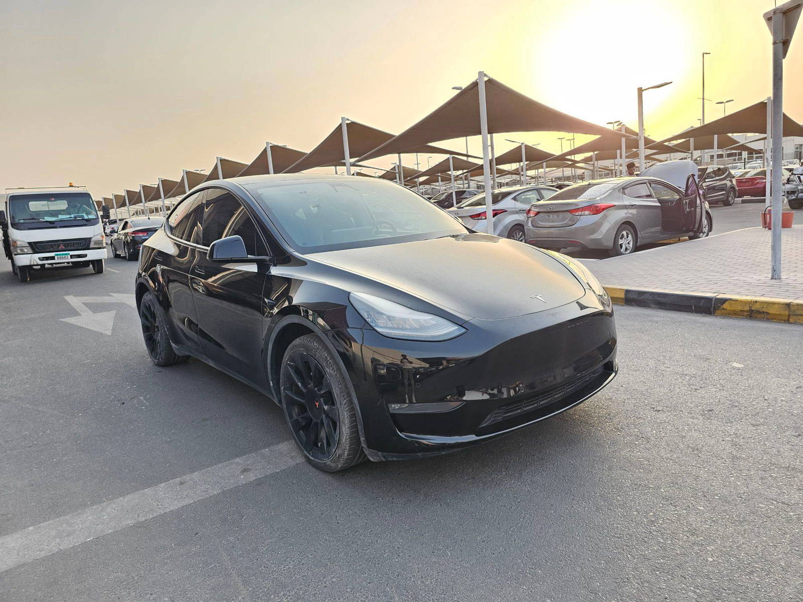 2021 TESLA MODEL Y — 75729 KM — Lot E9MF078410 — Souq - Marhaba Auctions Used Cars - Image 4