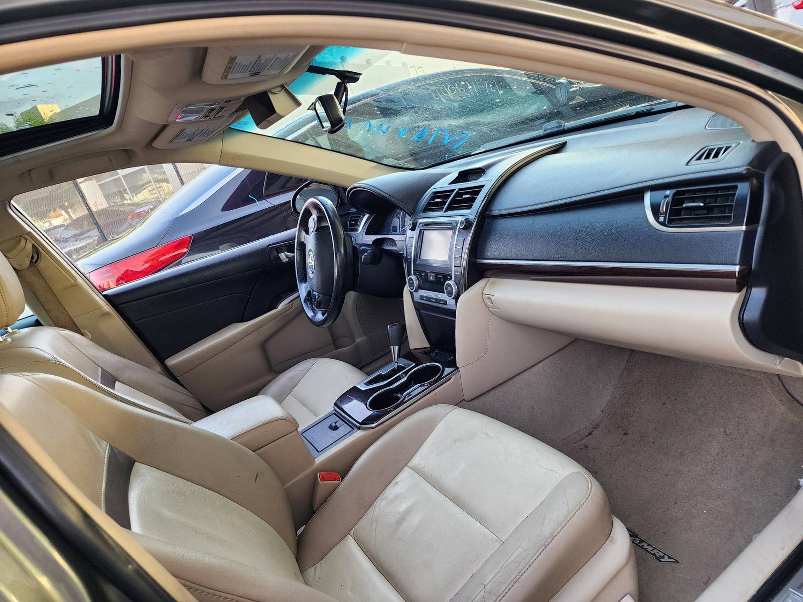 2013 TOYOTA CAMRY — 209715 KM — Lot 671900 — Souq - Marhaba Auctions Used Cars - Image 7