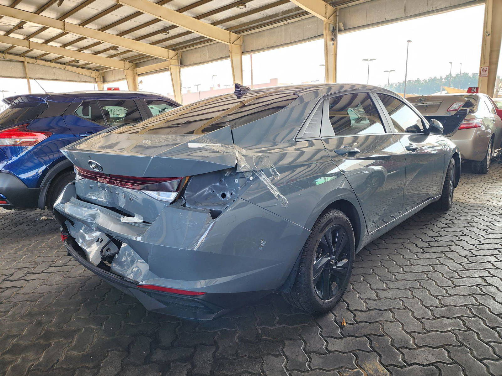 2021 HYUNDAI ELANTRA — 60240 Miles — Lot G7MU179139 — Souq - Marhaba Auctions Used Cars - Image 4