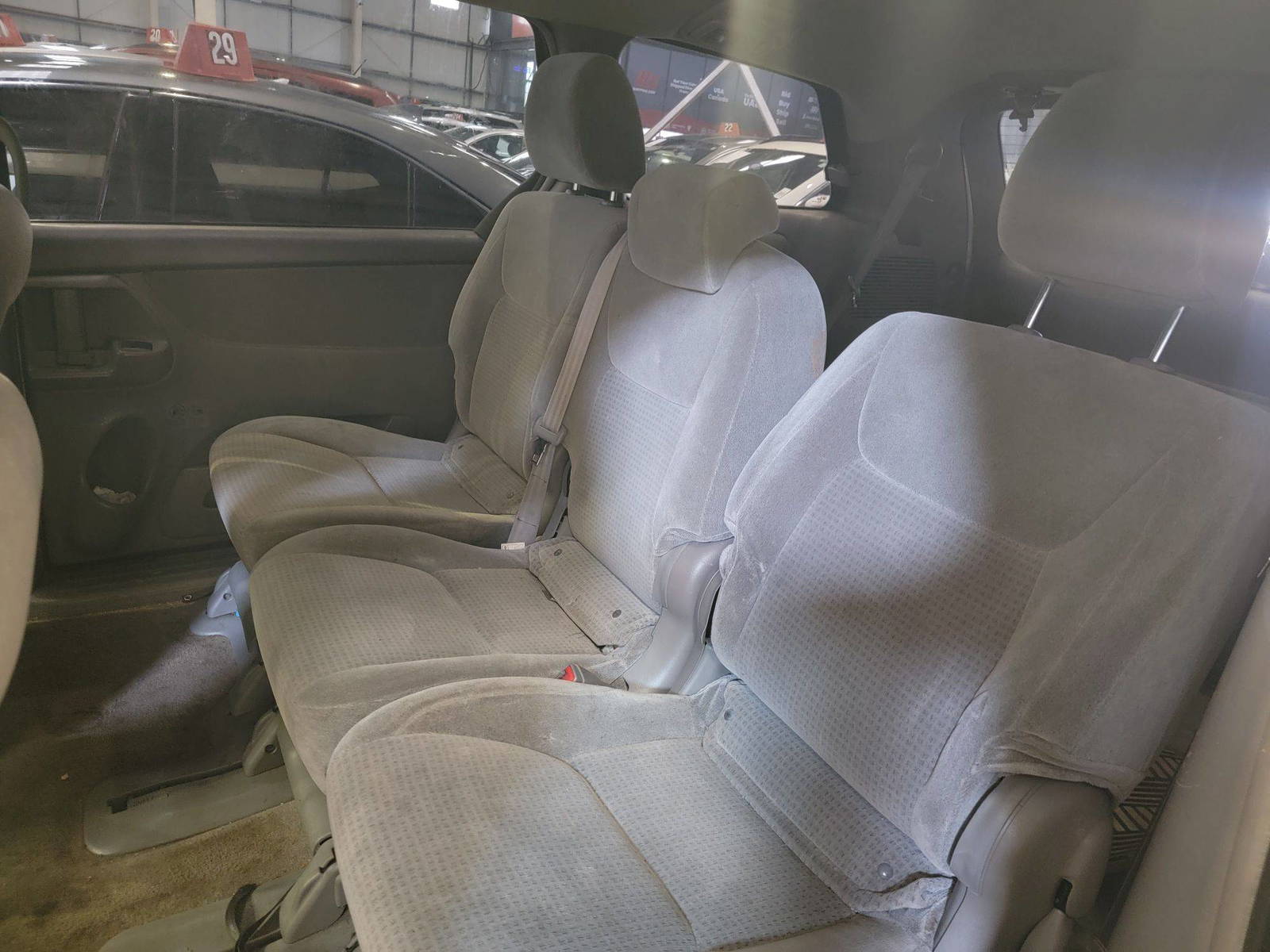2009 TOYOTA SIENNA — 194637 Miles — Lot S227247 — Souq - Marhaba Auctions Used Cars - Image 9