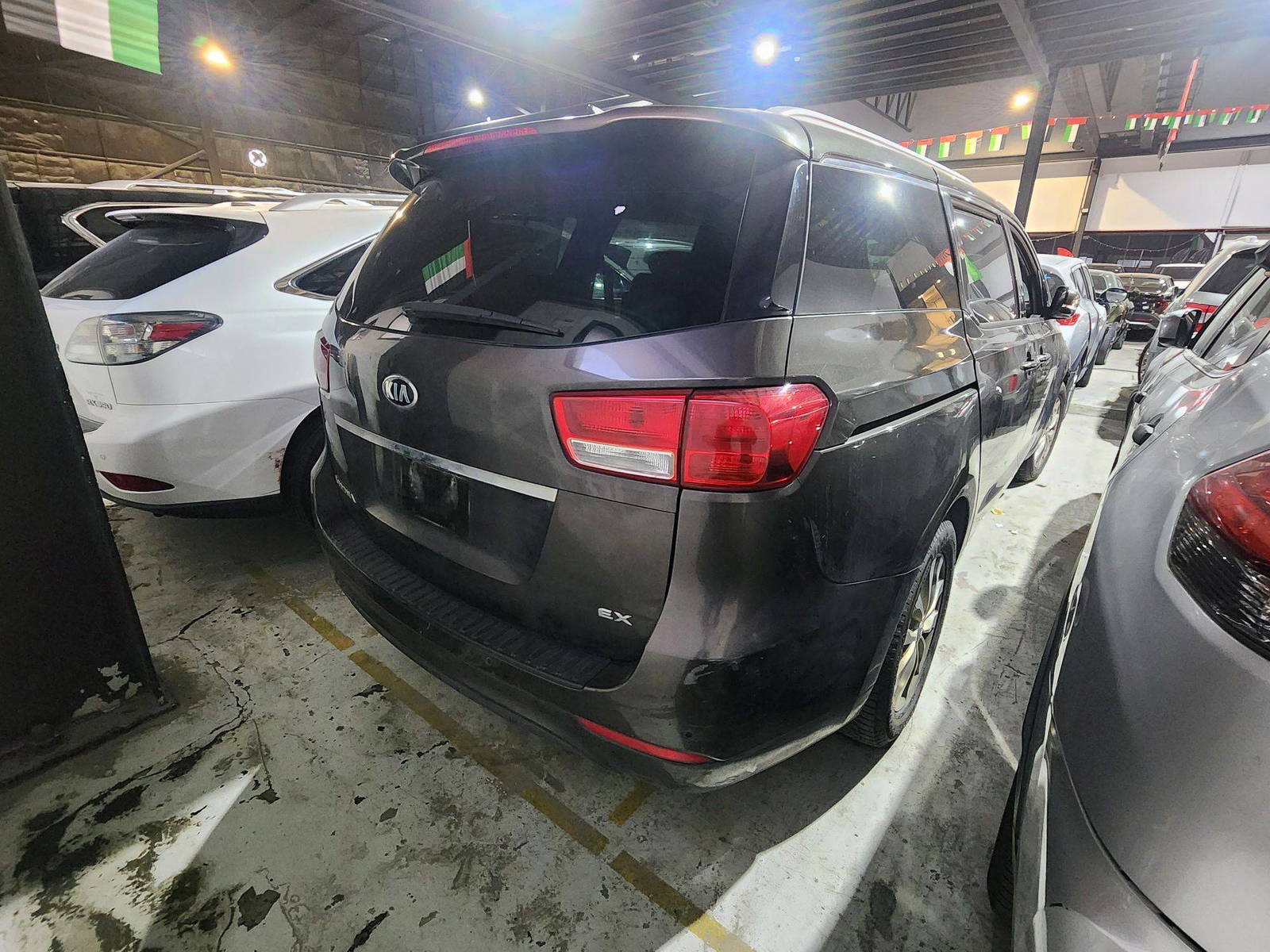 2017 KIA SEDONA — 165958 Miles — Lot C15H6256346 — Souq - Marhaba Auctions Used Cars - Image 5