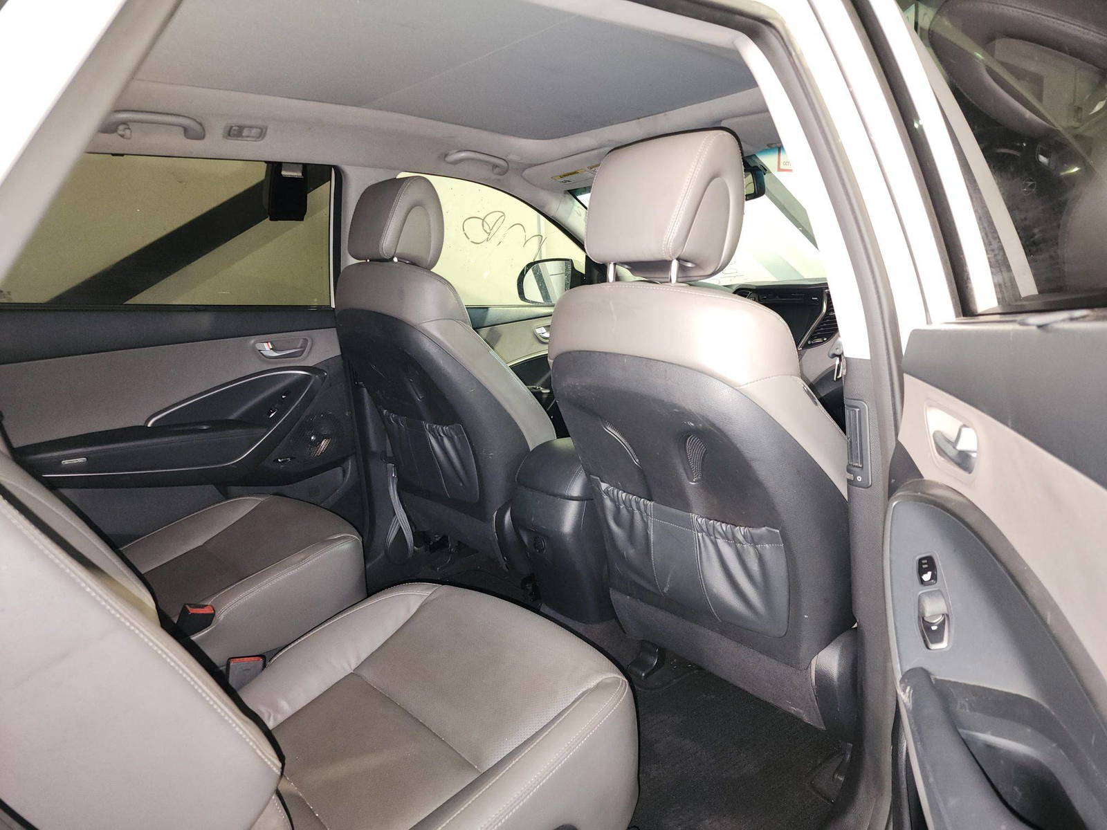 2016 HYUNDAI SANTA FE — 146217 Miles — Lot 42774545 — Al Quoz - Marhaba Auctions Used Cars - Image 7