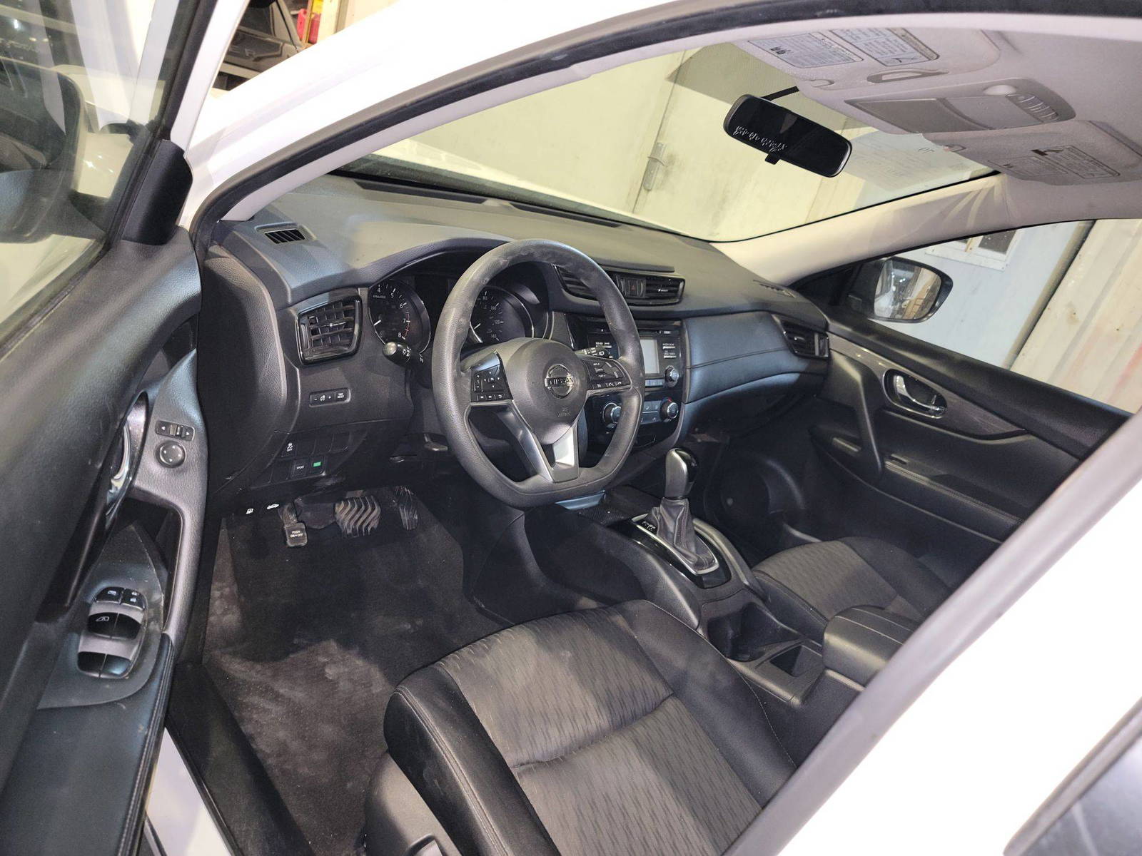 2017 NISSAN ROGUE — 160008 Miles — Lot 68385395 — Main - Marhaba Auctions Used Cars - Image 8