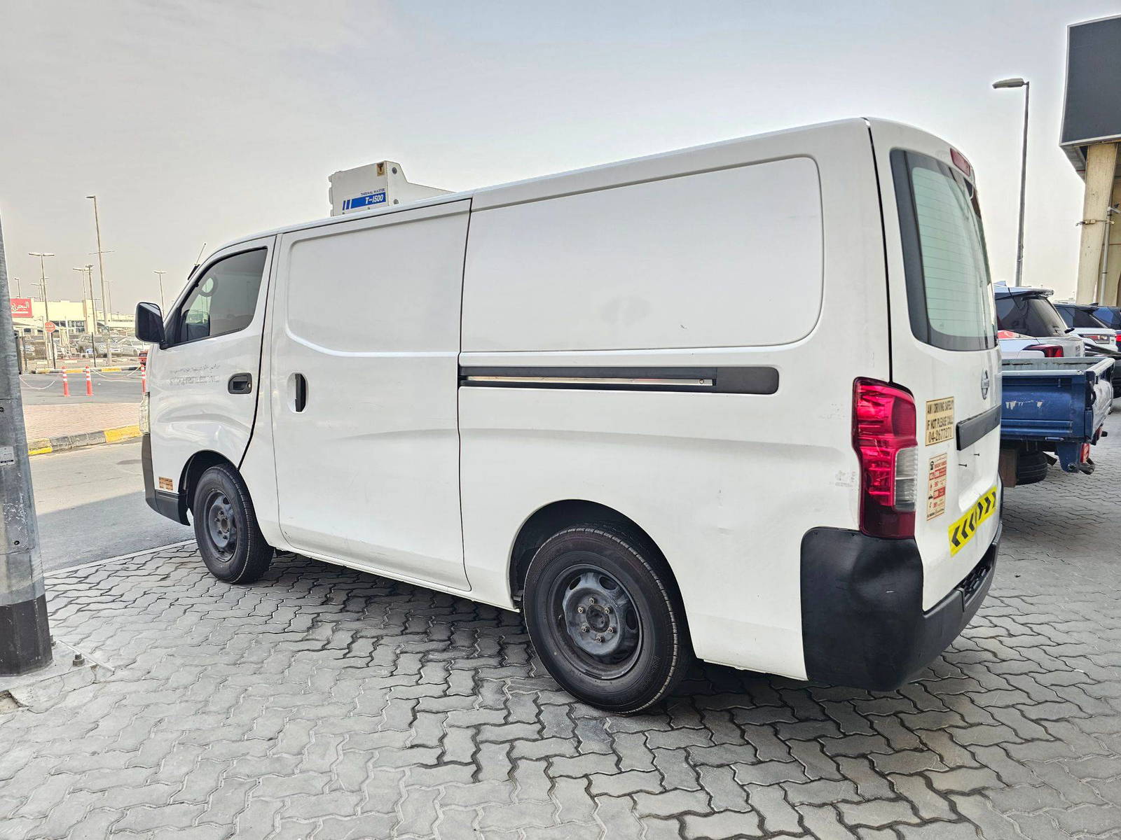 2018 NISSAN URVAN — 226686 KM — Lot J9030208 — Souq - Marhaba Auctions Used Cars - Image 4