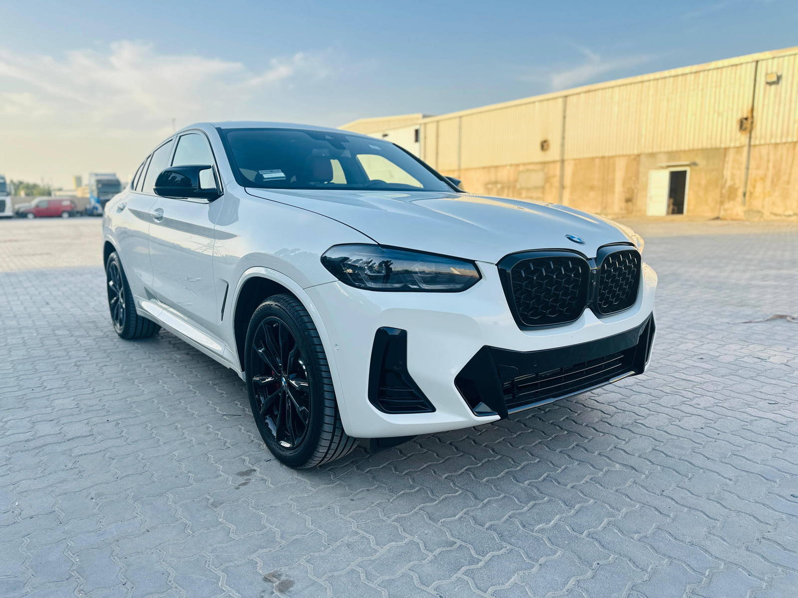 2024 BMW X4 M40i — 1165 KM — Lot V92332 — Al Quoz - Marhaba Auctions Used Cars - Image 3