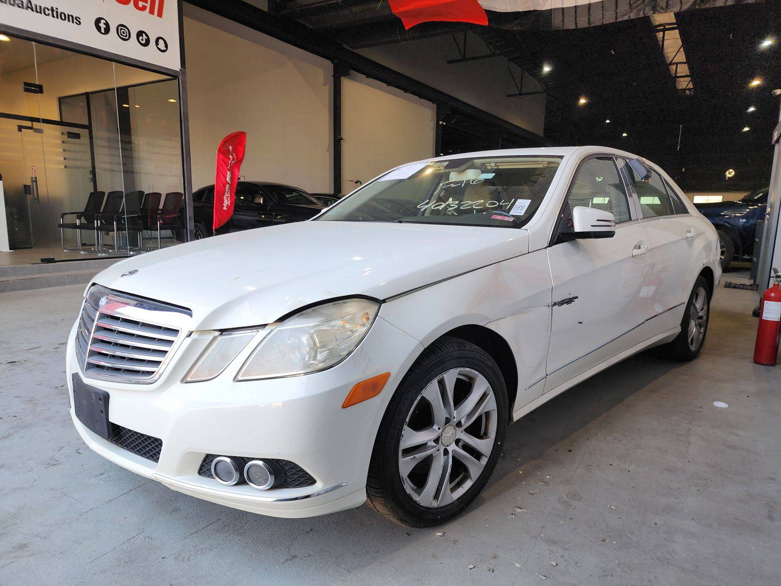 2010 MERCEDES BENZ E 350 — 209937 Miles — Lot 40132204 — Al Quoz - Marhaba Auctions Used Cars - Image 4