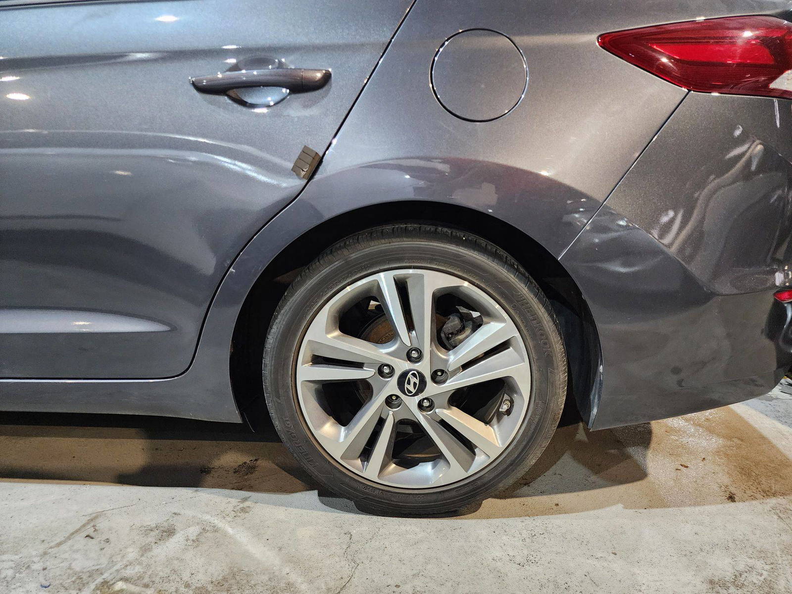 2017 HYUNDAI AVANTE — 123053 KM — Lot 332465 — Al Quoz - Marhaba Auctions Used Cars - Image 12