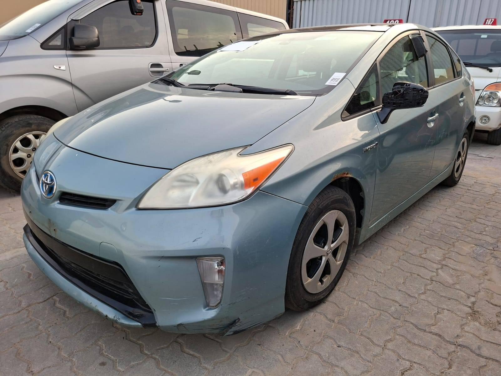 TOYOTA PRIUS