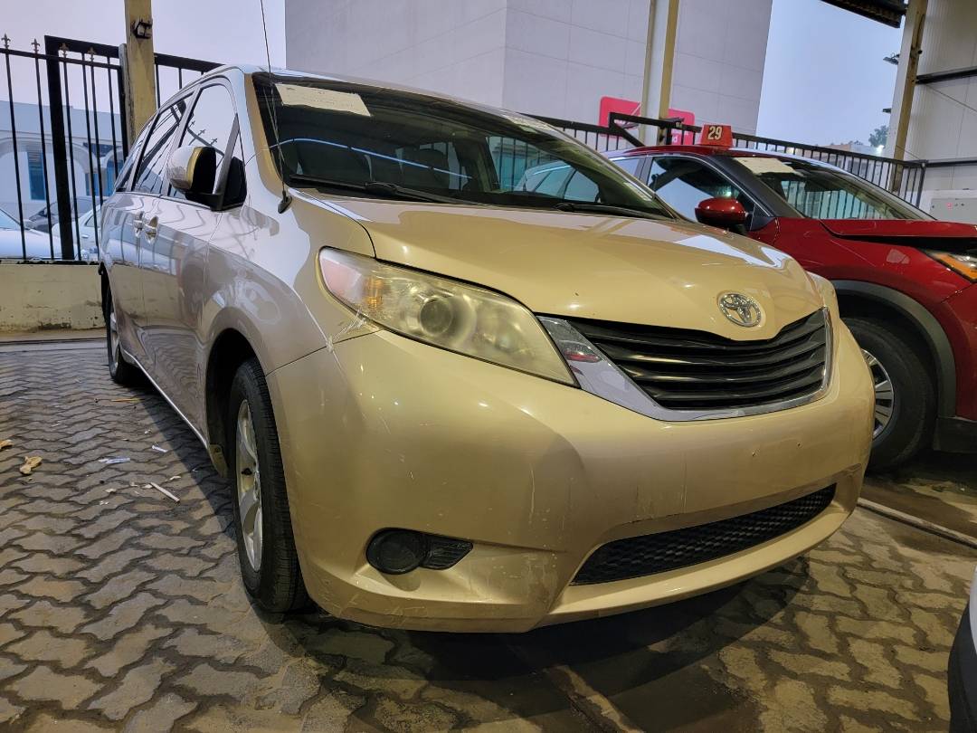 2011 TOYOTA SIENNA — 146797 Miles — Lot 145111 — Souq - Marhaba Auctions Used Cars - Image 5