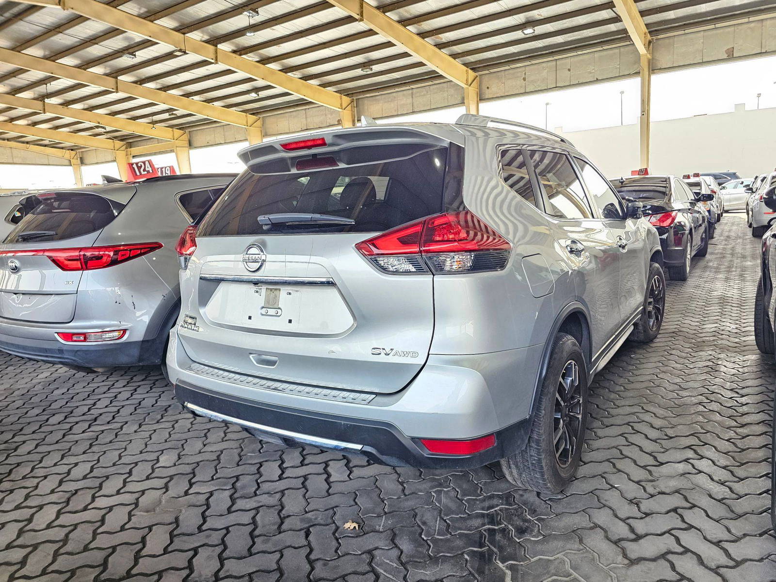 2018 NISSAN ROGUE — 124579 Miles — Lot V4JW317263 — Souq - Marhaba Auctions Used Cars - Image 3