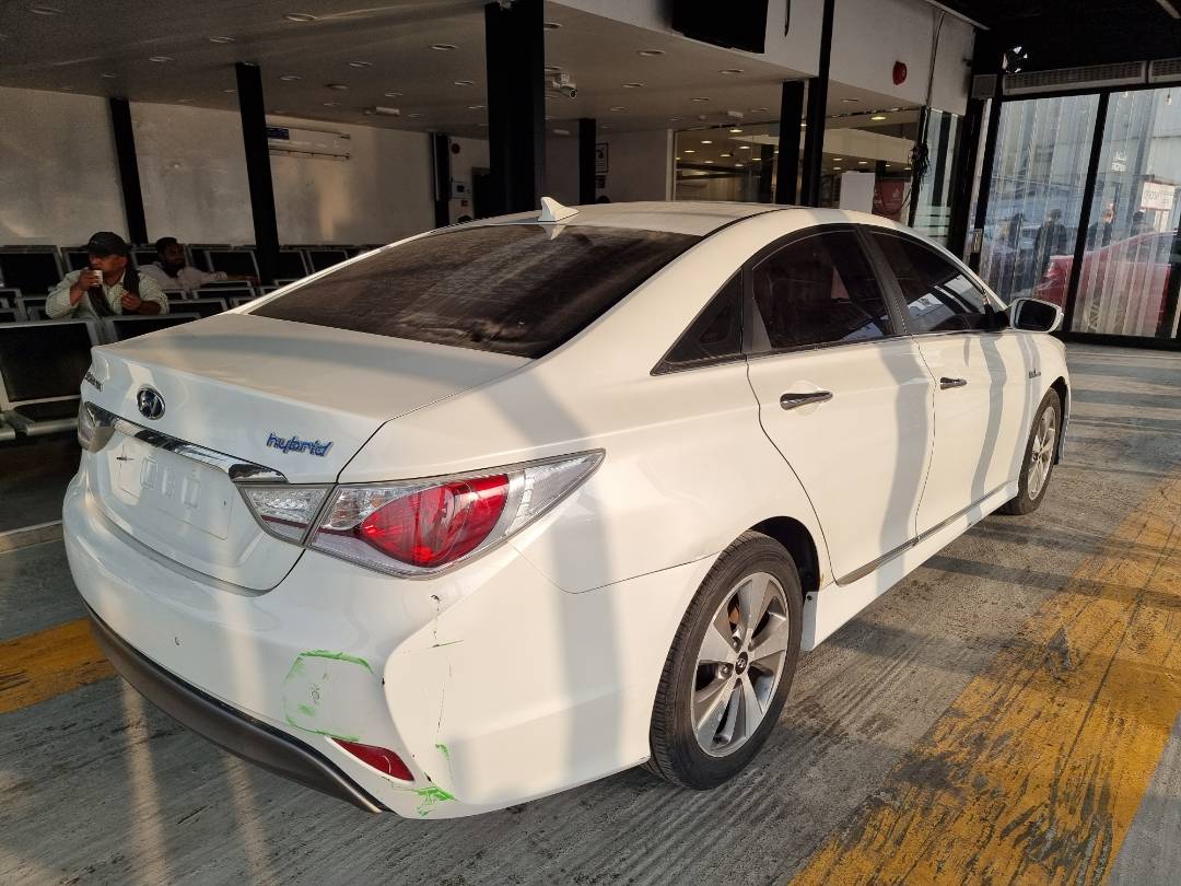 2012 HYUNDAI SONATA — 237200 KM — Lot 014975 — Main - Marhaba Auctions Used Cars - Image 5