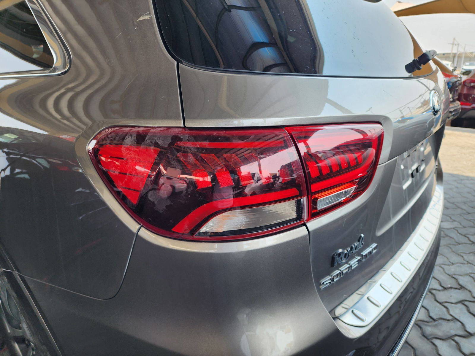2019 KIA SORENTO — 137083 Miles — Lot 47191774 — Souq - Marhaba Auctions Used Cars - Image 9