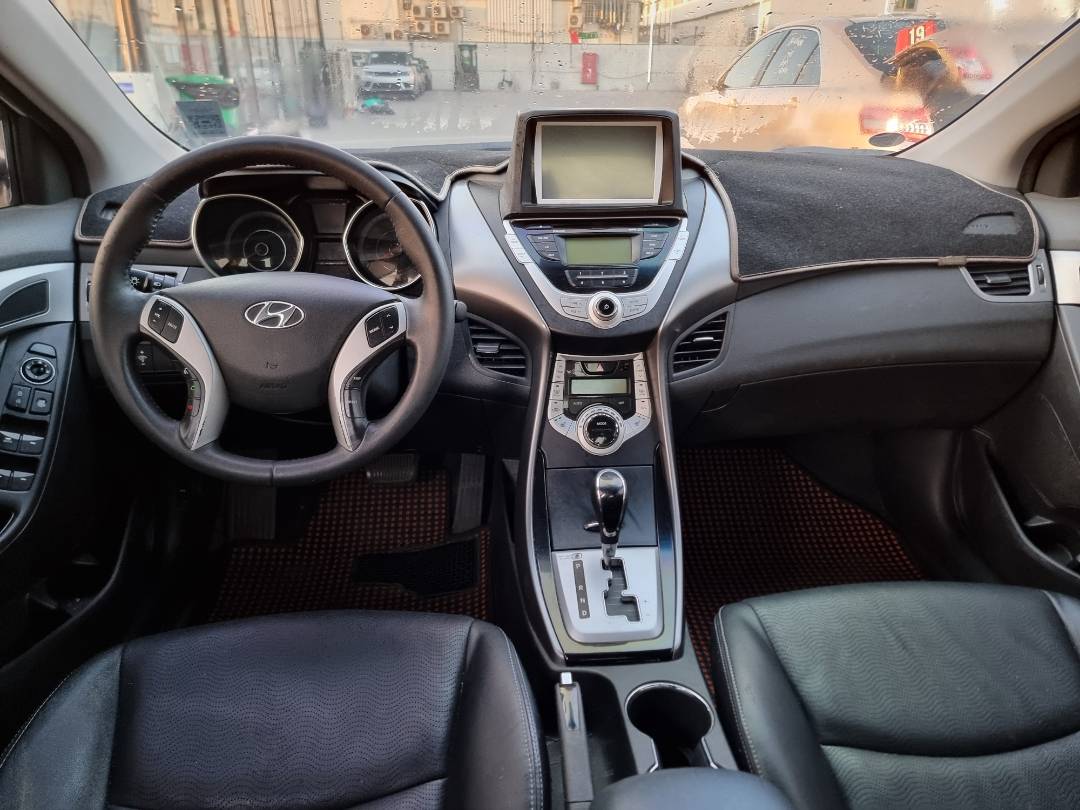2011 HYUNDAI AVANTE — 105794 KM — Lot 125487 — Ind. 12 - Marhaba Auctions Used Cars - Image 7