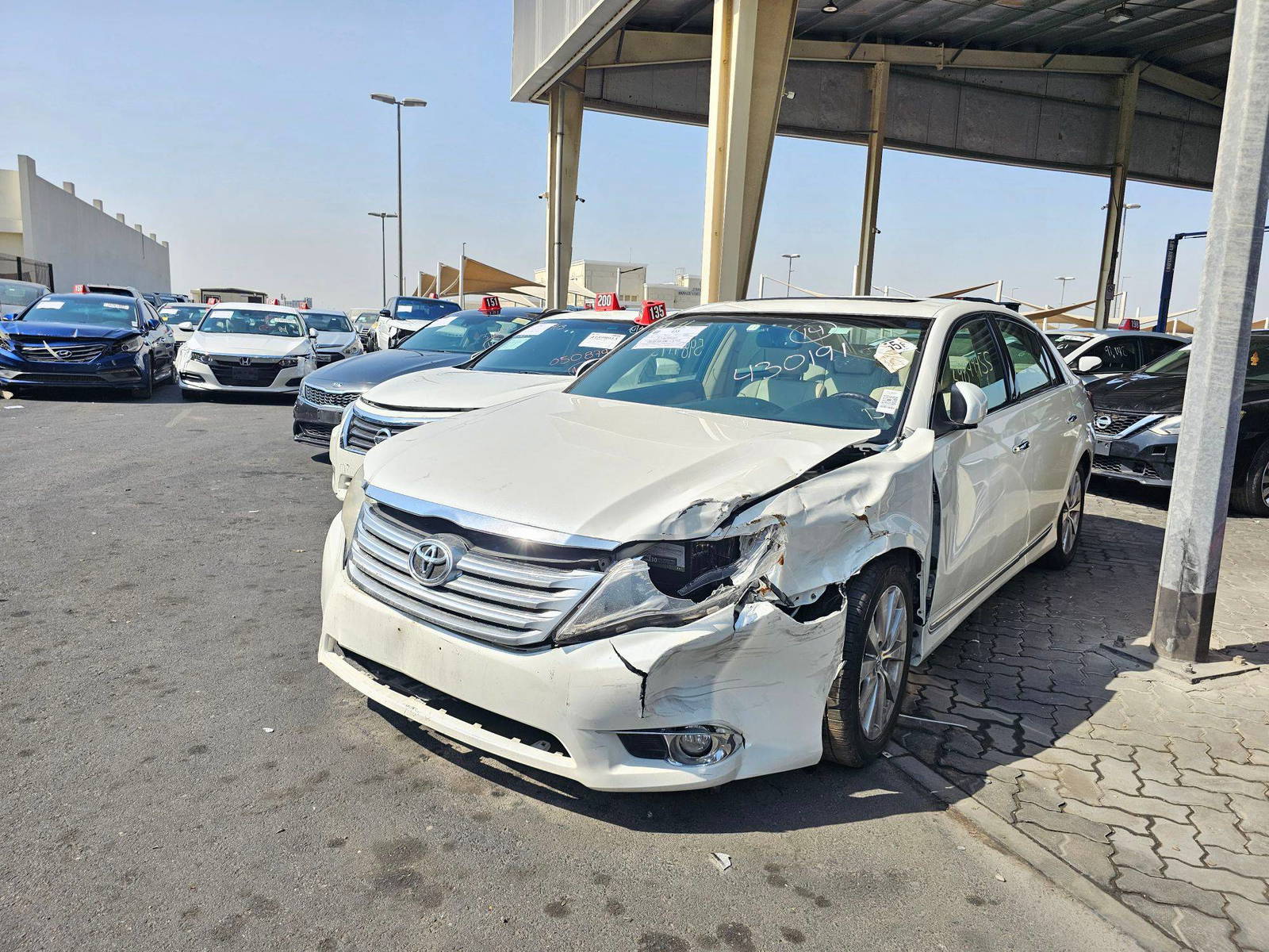 2011 TOYOTA AVALON — 163170 Miles — Lot U430191 — Souq - Marhaba Auctions Used Cars - Image 4