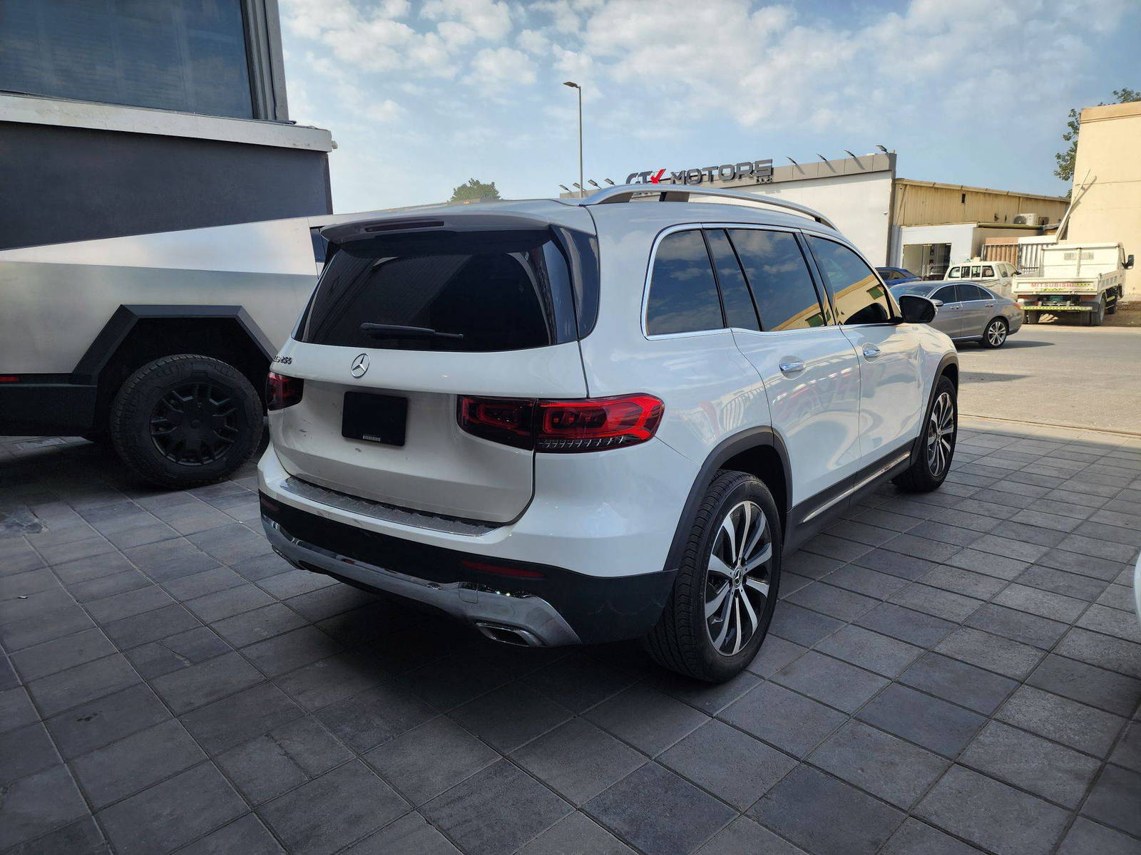 MERCEDES BENZ GLB 250 2023 - Marhaba Auction Used Cars - Image 5