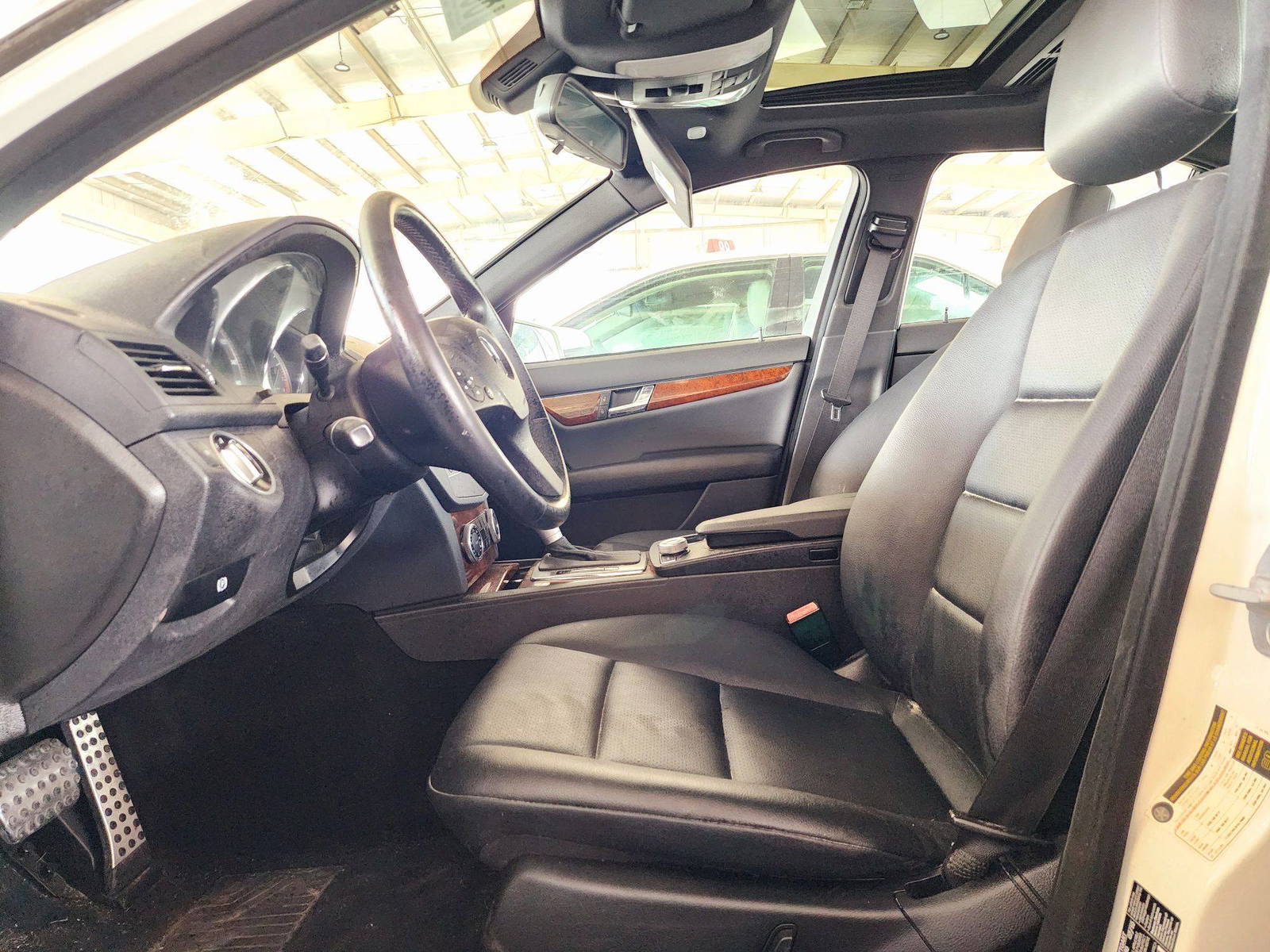 2011 MERCEDES BENZ C300 — 101051 Miles — Lot 0BR137352 — Souq - Marhaba Auctions Used Cars - Image 9