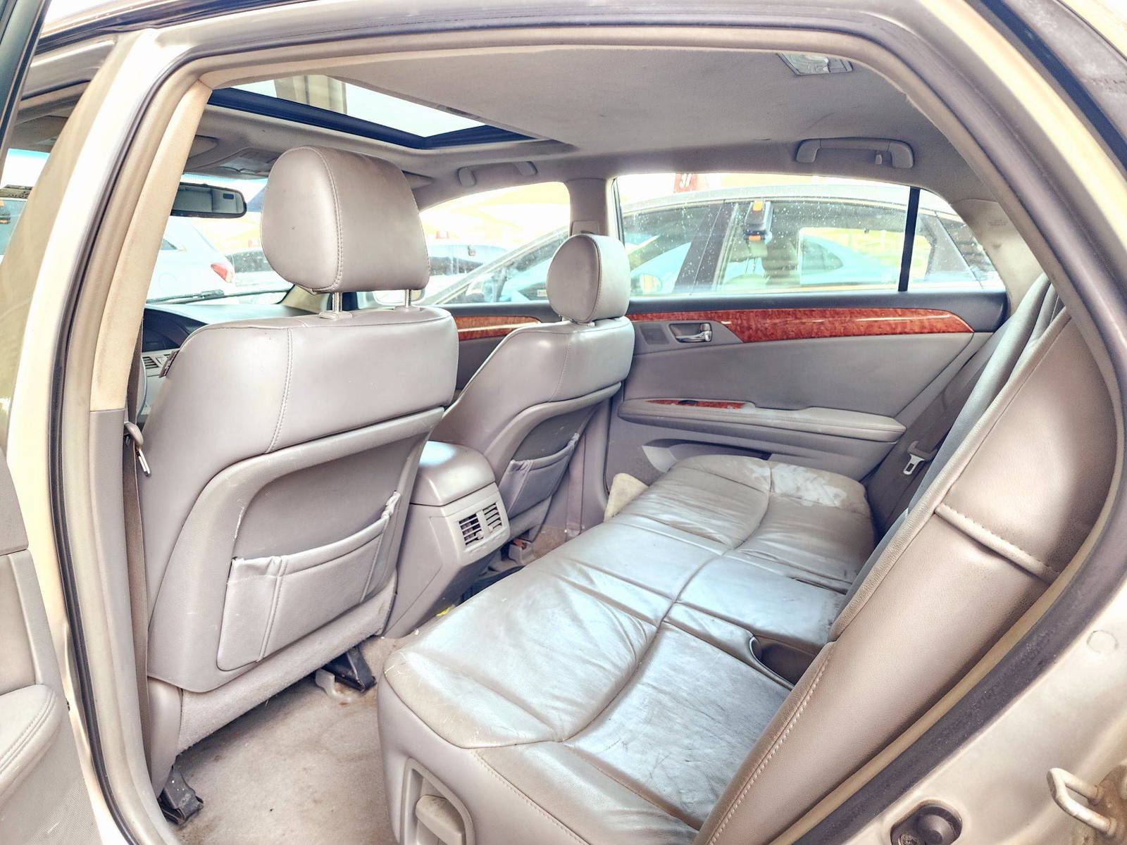 2005 TOYOTA AVALON — 232522 Miles — Lot 5U051168 — Souq - Marhaba Auctions Used Cars - Image 6