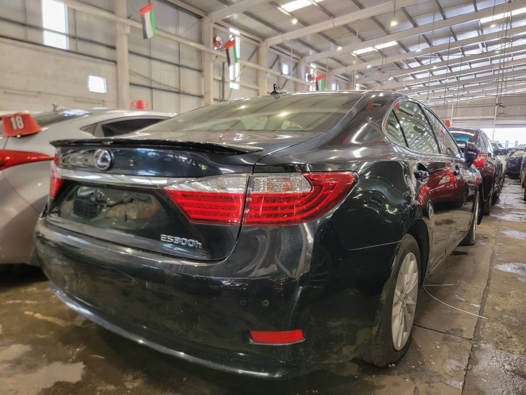 2013 LEXUS ES 300H — 151049 Miles — Lot 57611744 — Souq - Marhaba Auctions Used Cars - Image 3