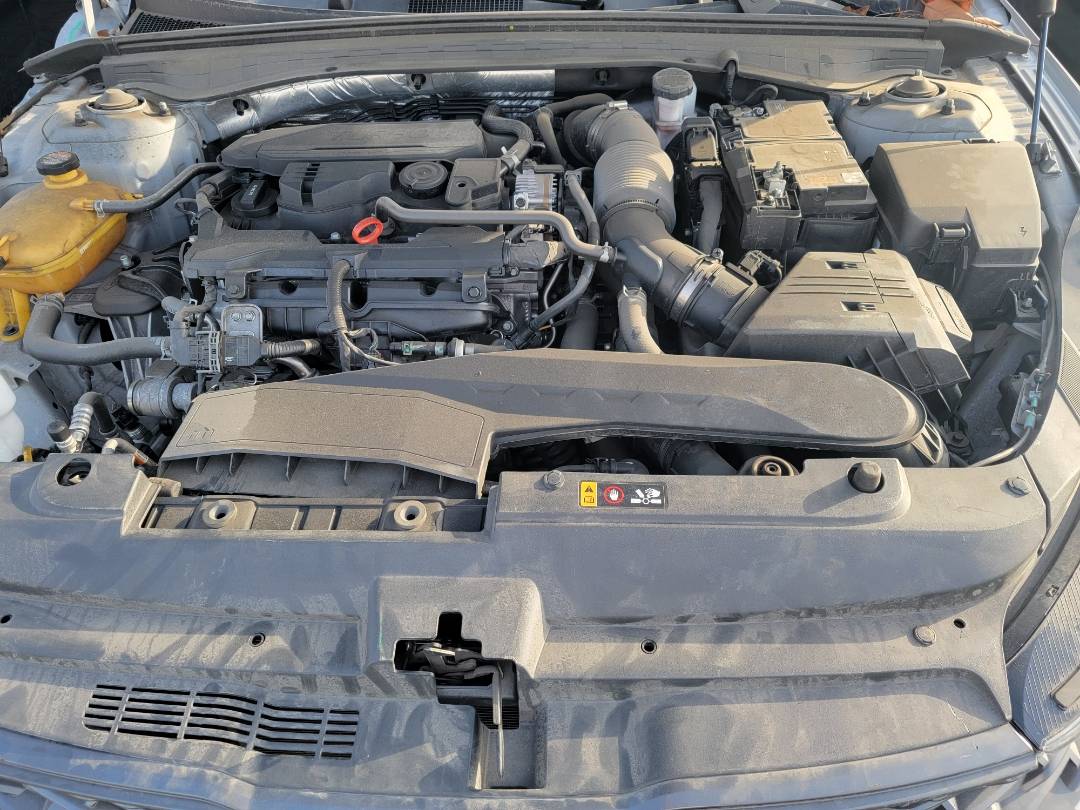 2022 KIA K5 — 31463 Miles — Lot NG167939 — Souq - Marhaba Auctions Used Cars - Image 10