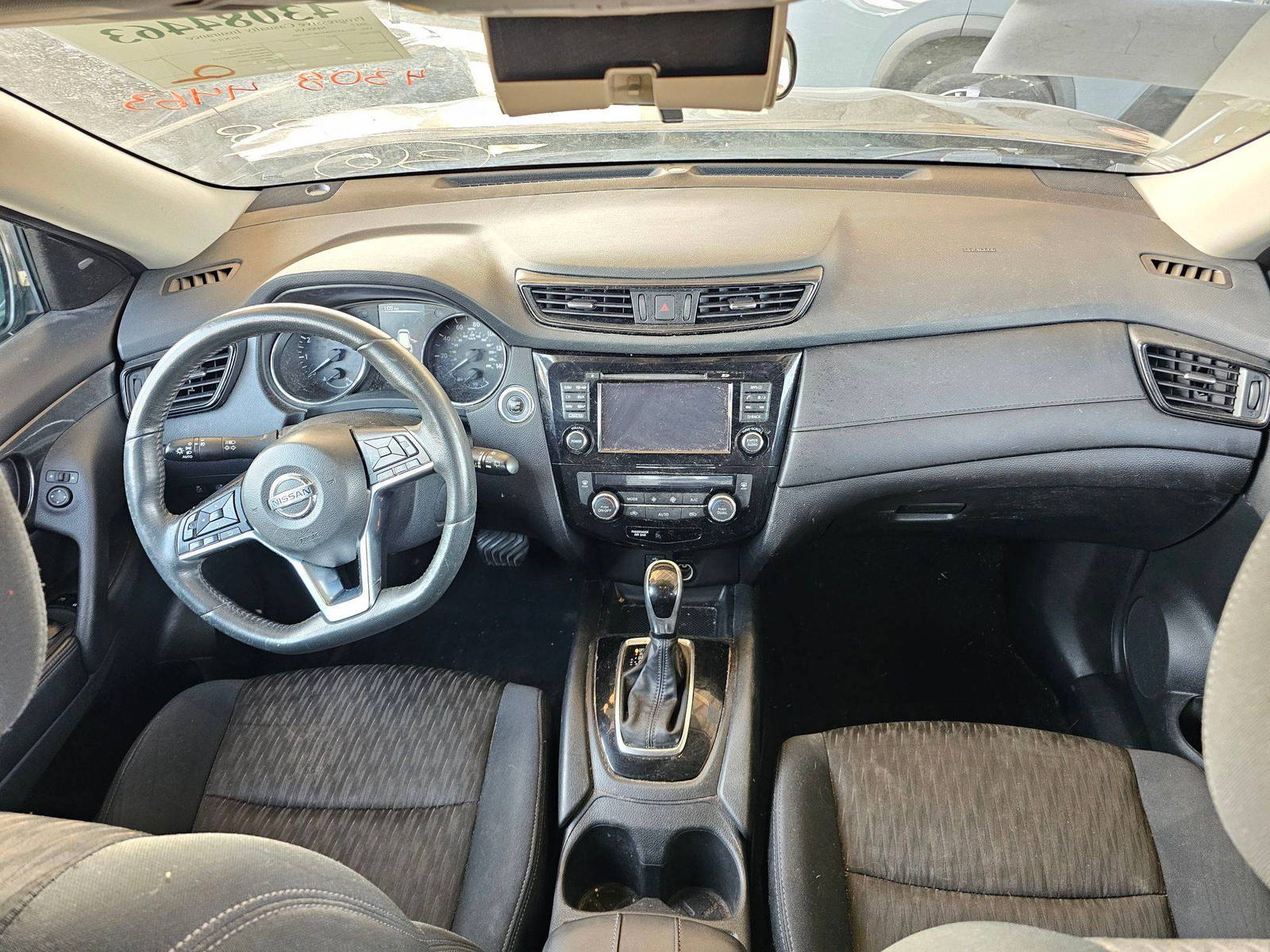 NISSAN ROGUE 2017 - Marhaba Auction Used Cars - Image 6