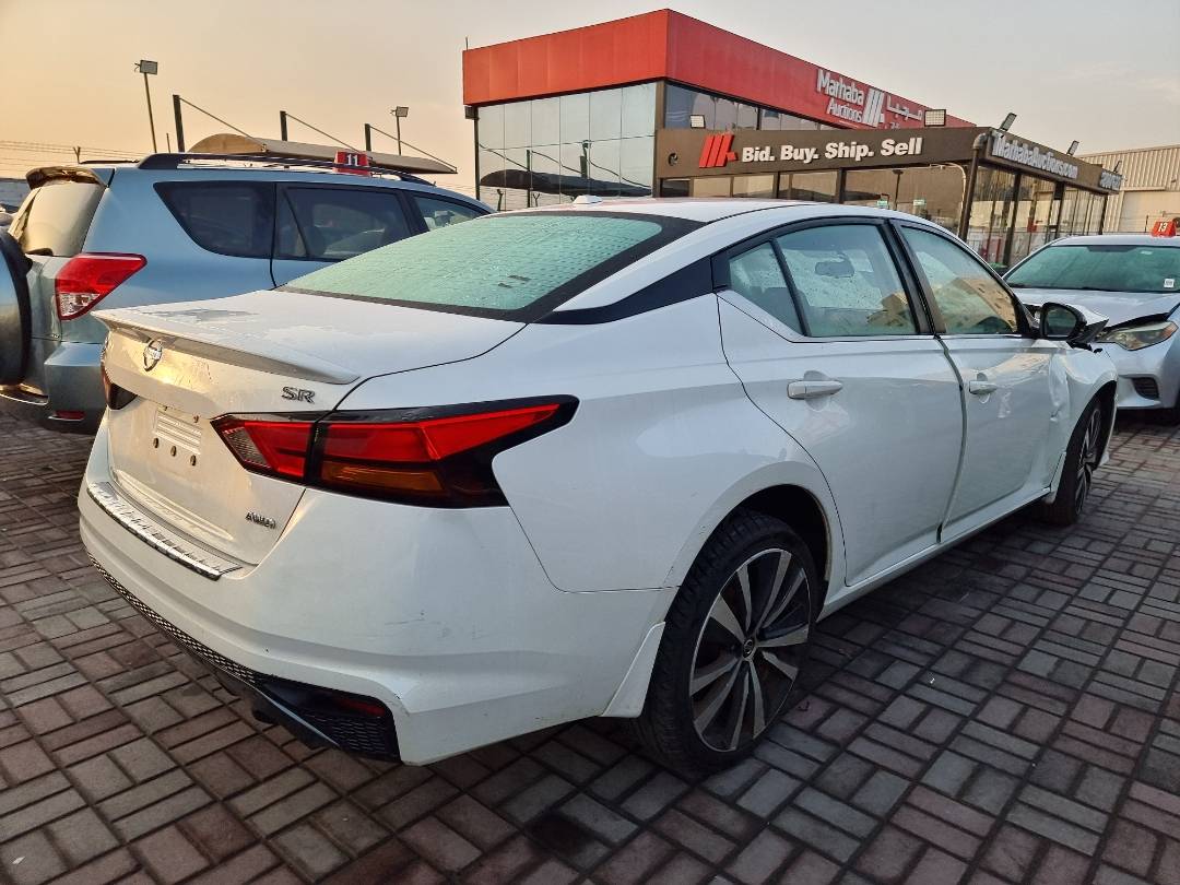 2019 NISSAN ALTIMA — 147599 Miles — Lot 40755183 — Ind. 12 - Marhaba Auctions Used Cars - Image 4