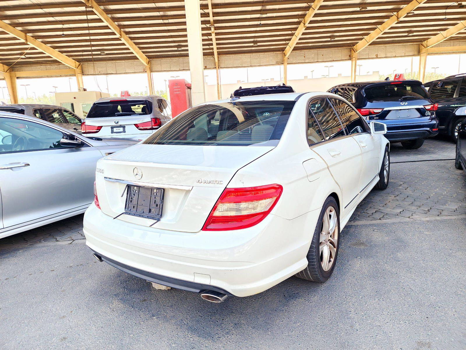 2010 MERCEDES BENZ C300 — 264987 KM — Lot 5AR088797 — Souq - Marhaba Auctions Used Cars - Image 3