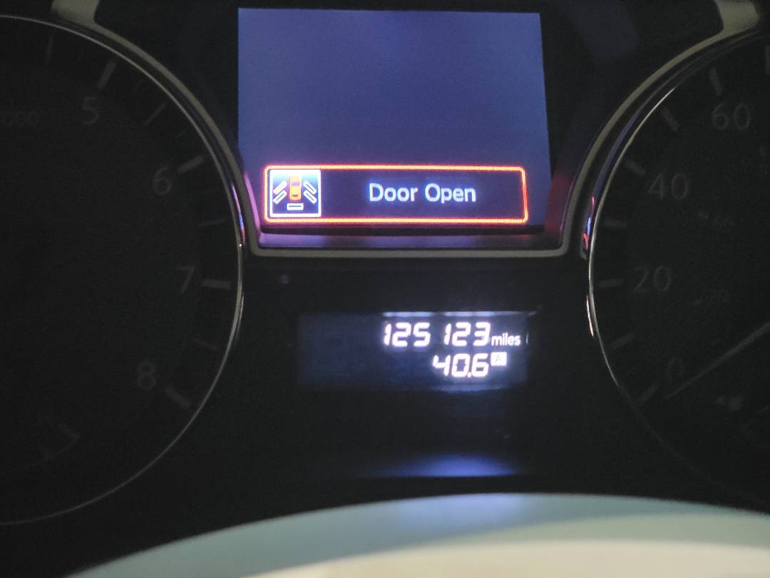 NISSAN PATHFINDER 2013 - Marhaba Auction Used Cars - Image 10