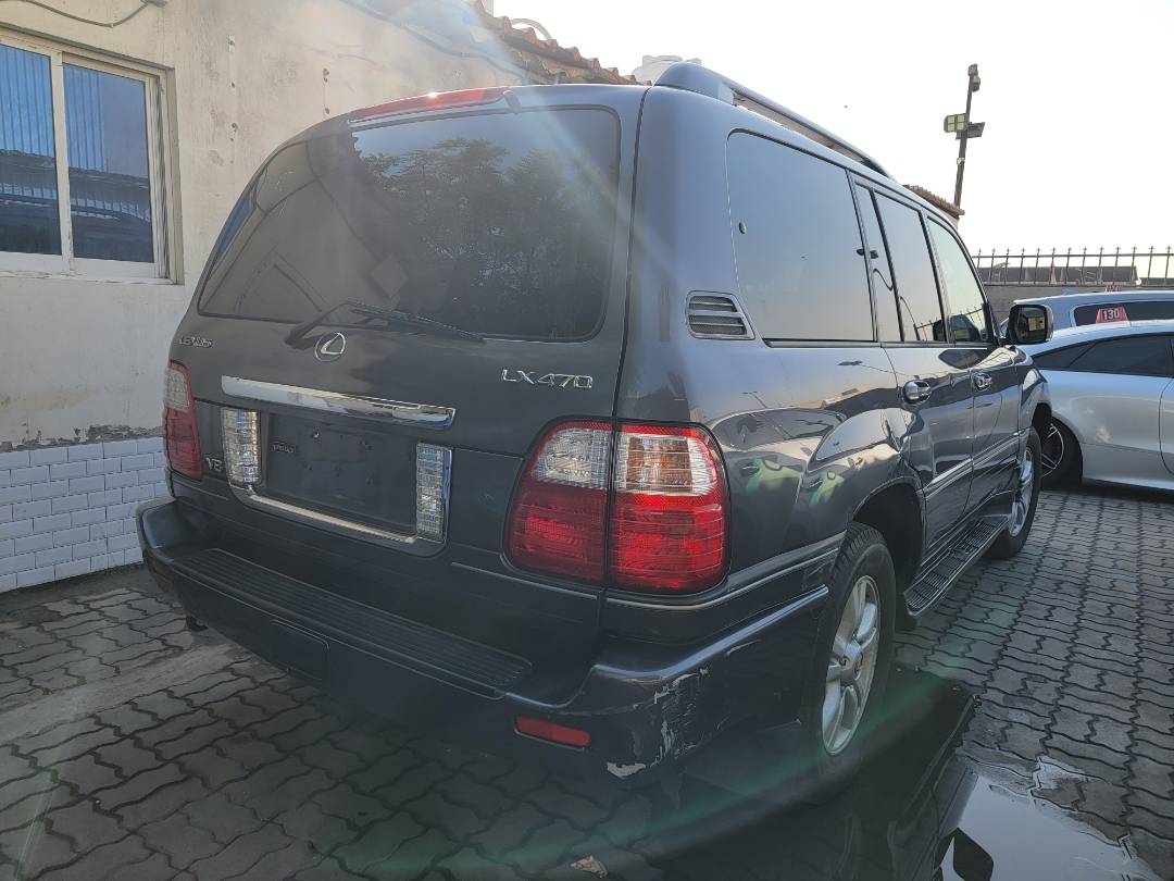 2005 LEXUS LX 470 — 305330 Miles — Lot W053551742 — Main - Marhaba Auctions Used Cars - Image 4