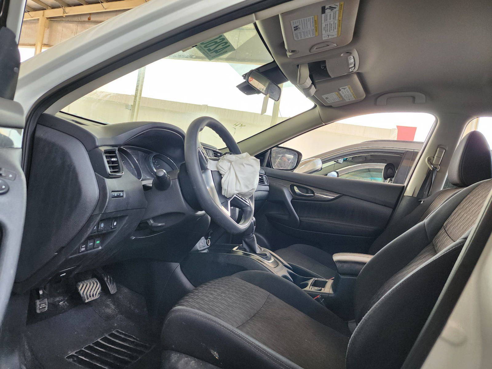 2019 NISSAN ROGUE — 65610 KM — Lot 42606074 — Souq - Marhaba Auctions Used Cars - Image 8