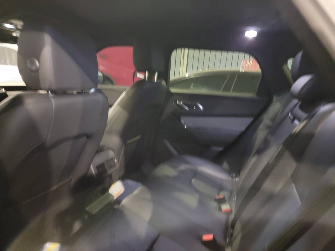 2025 LAND ROVER RANGE ROVER VELAR — 14870 KM — Lot A392513 — Main - Marhaba Auctions Used Cars - Image 6