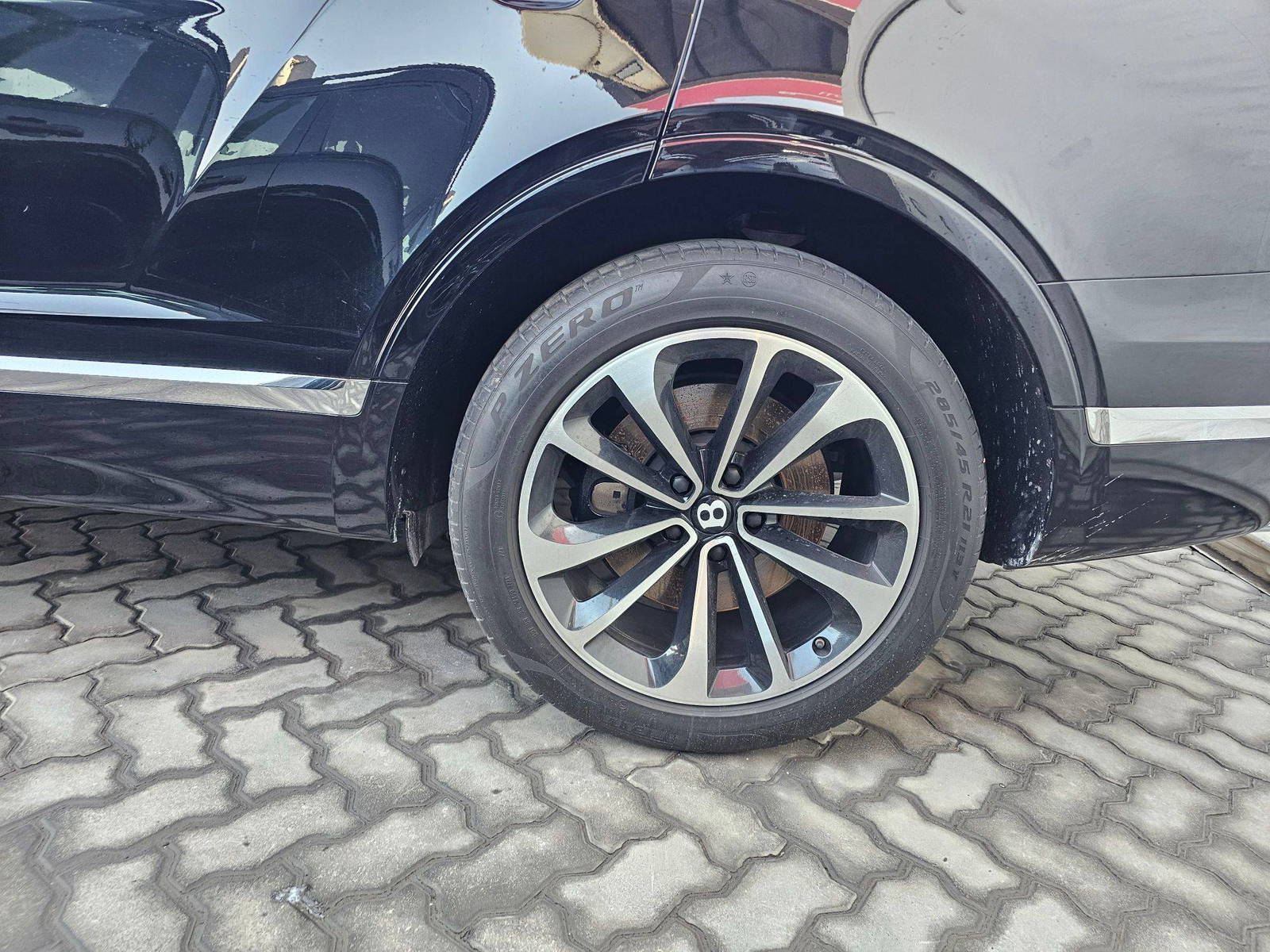 2019 BENTLEY BENTAYGA — 94252 KM — Lot KC025218 — Souq - Marhaba Auctions Used Cars - Image 12